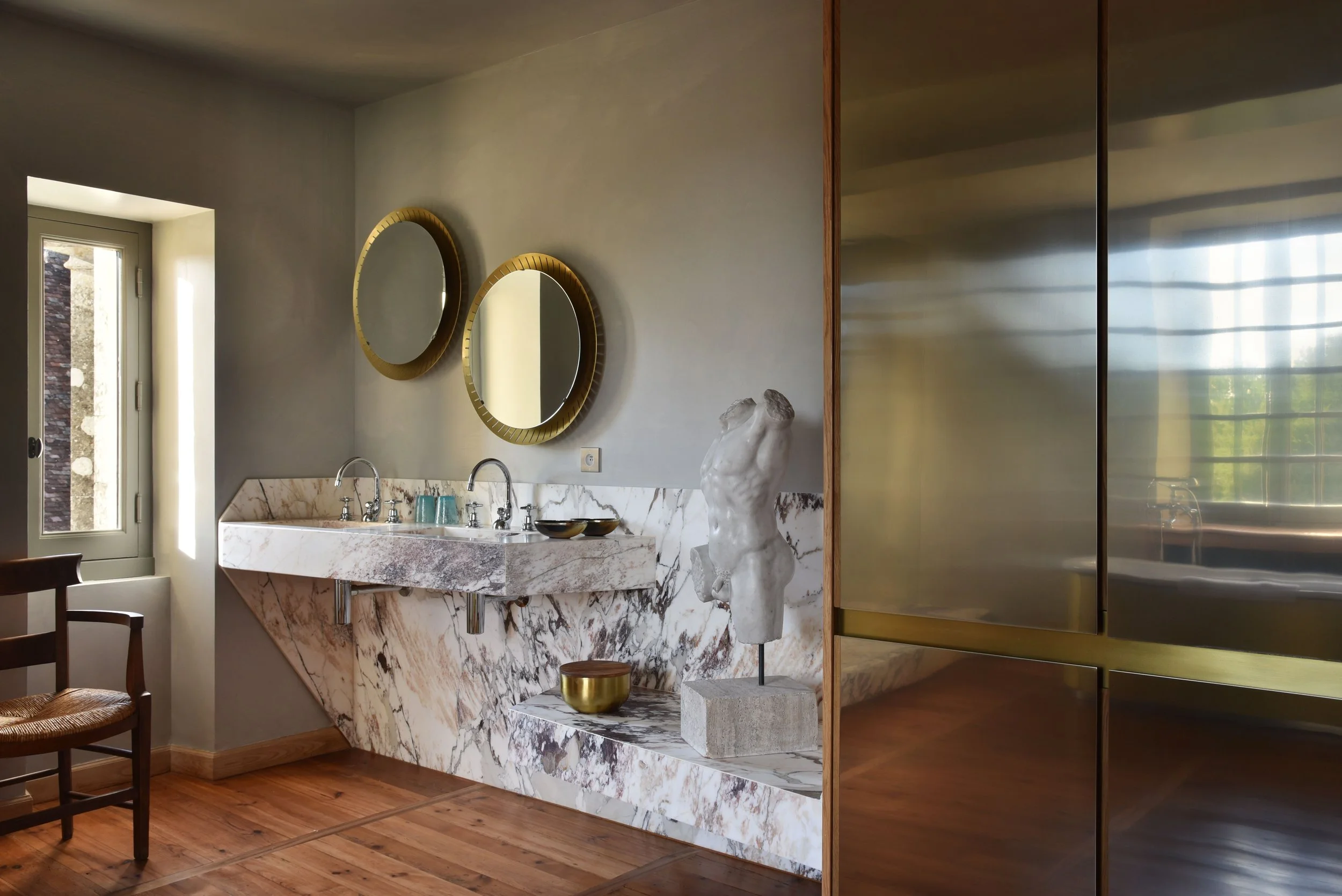 luxury chateau Dordogne bathroom