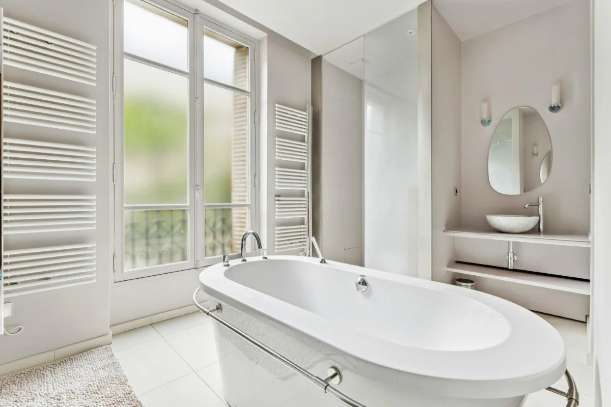 luxury home paris auteuil bathroom