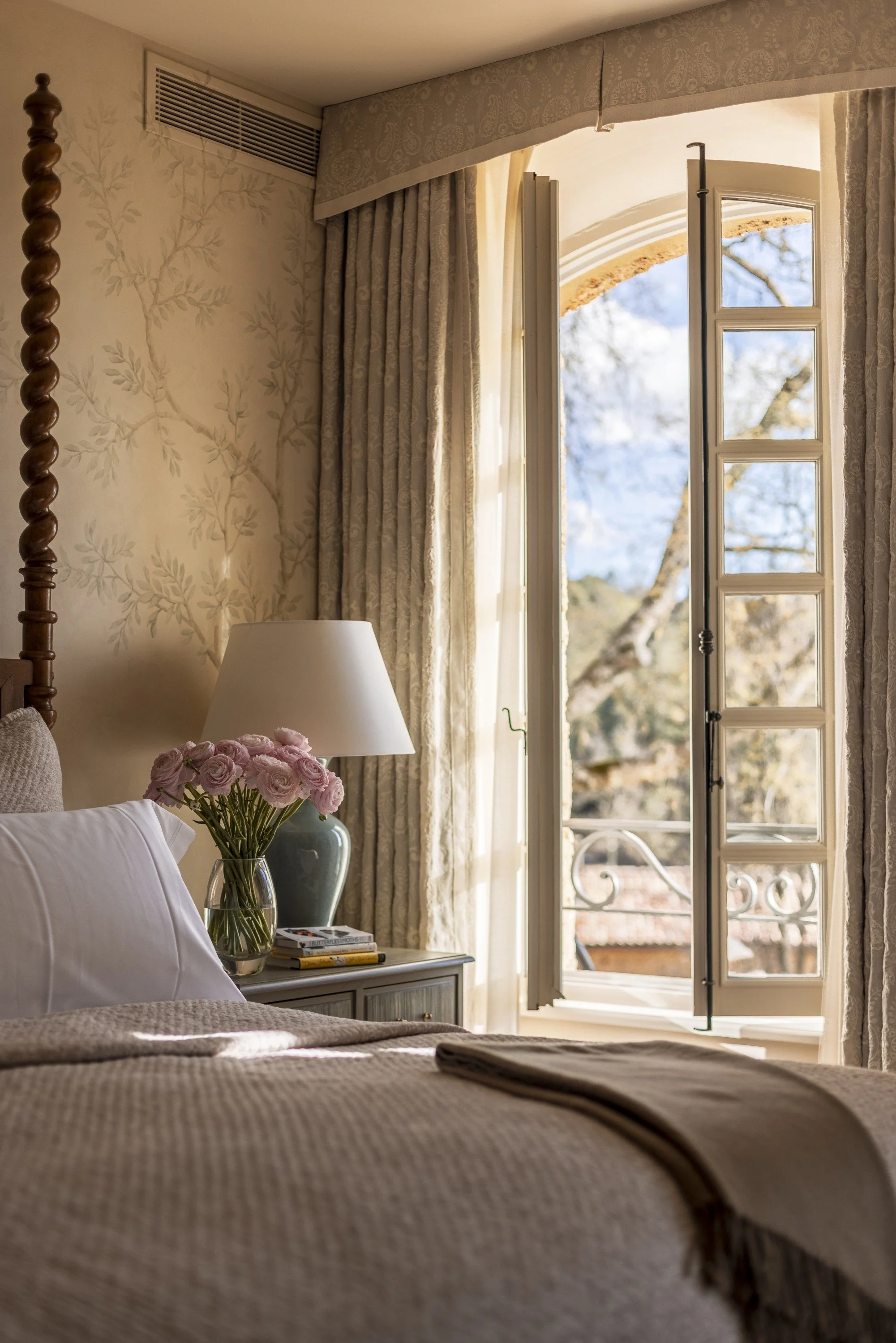 mas rentals in Provence bedroom
