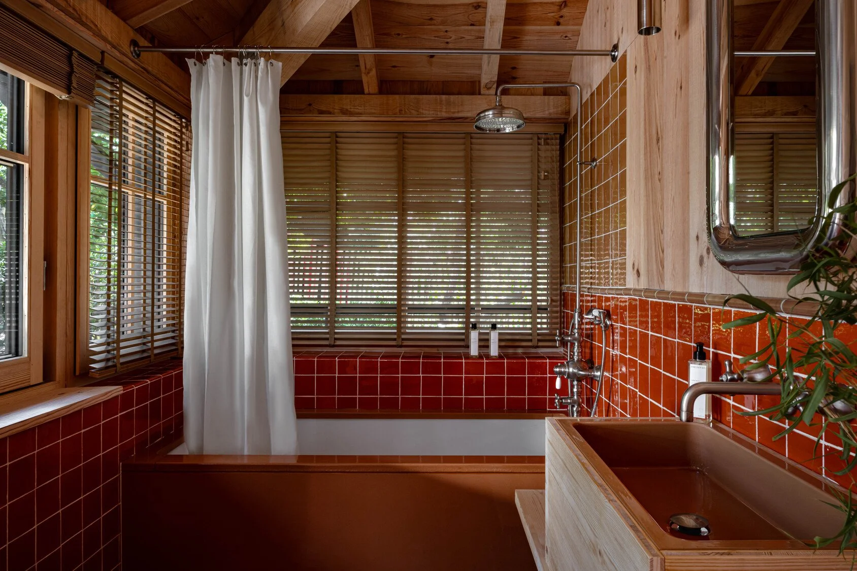 Luxury villa for rent in Cap Ferret bathroom