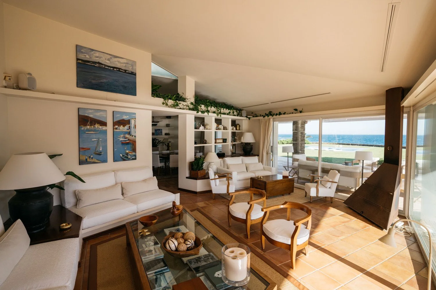 Luxury villa rental cadaques oliveres living room