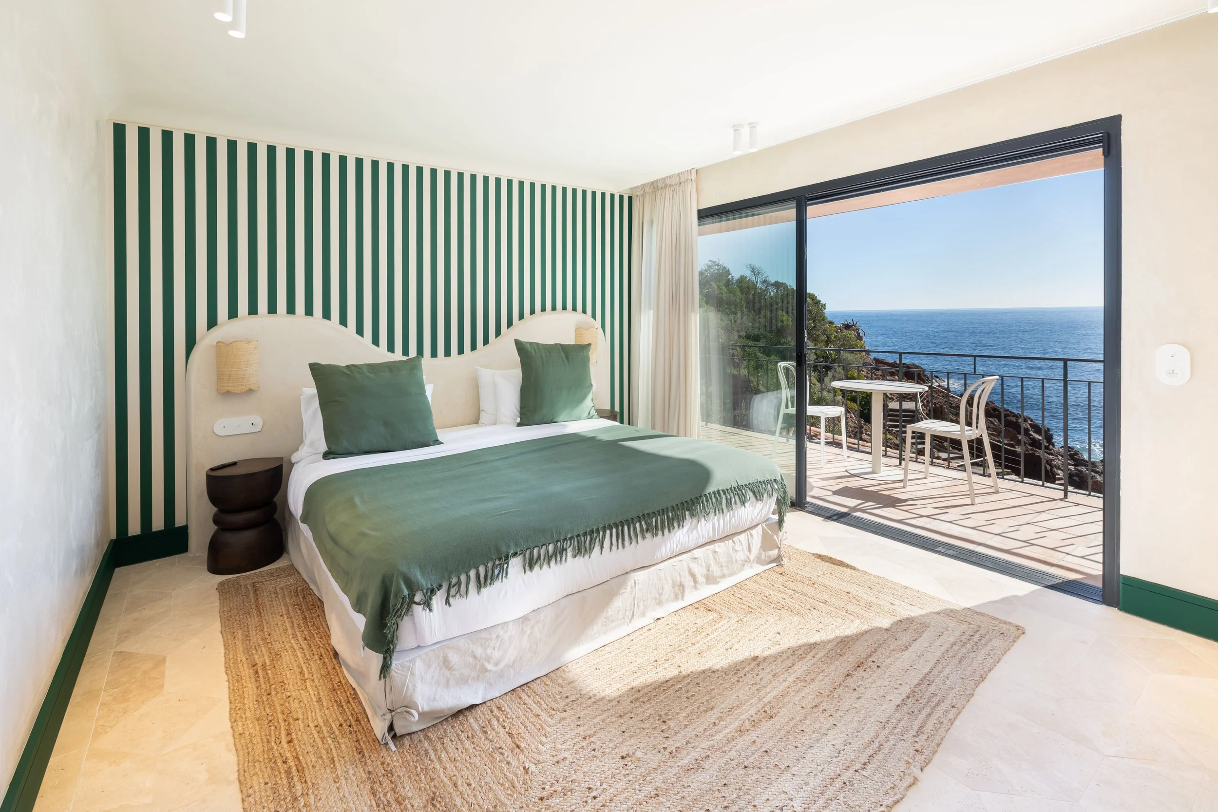 luxury villa Théoule sur Mer bedroom with sea view