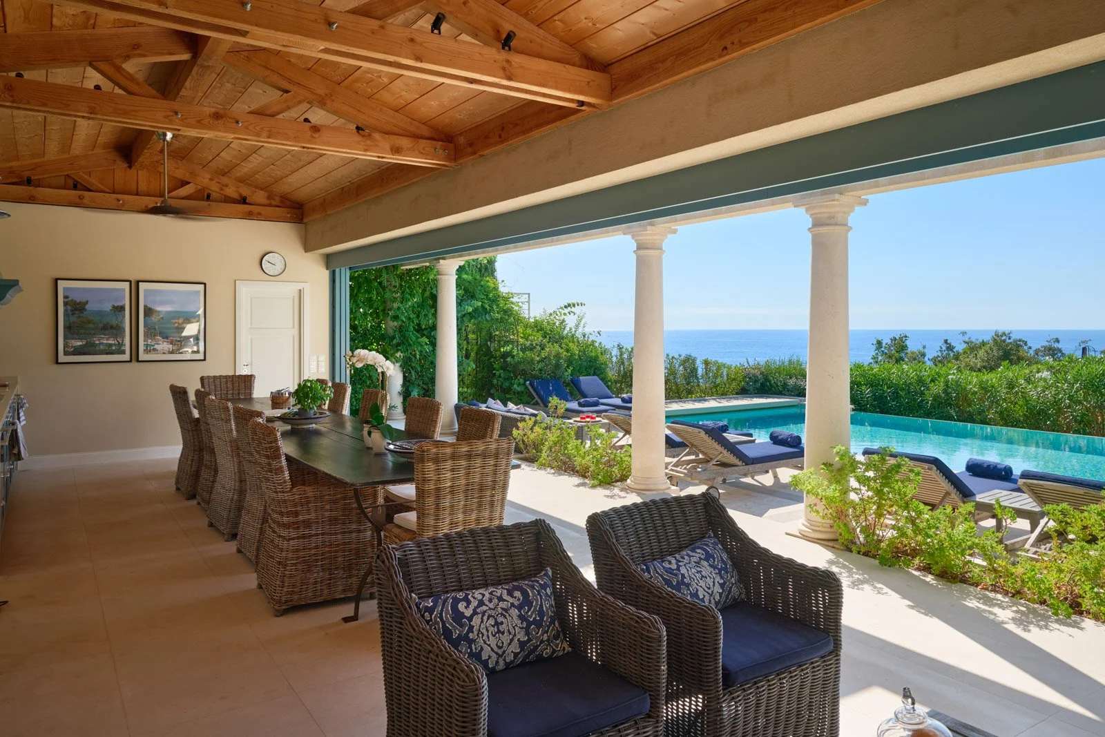 homanie-luxury-villa-sainte-maxime-cuisine-exterieure (2).jpg