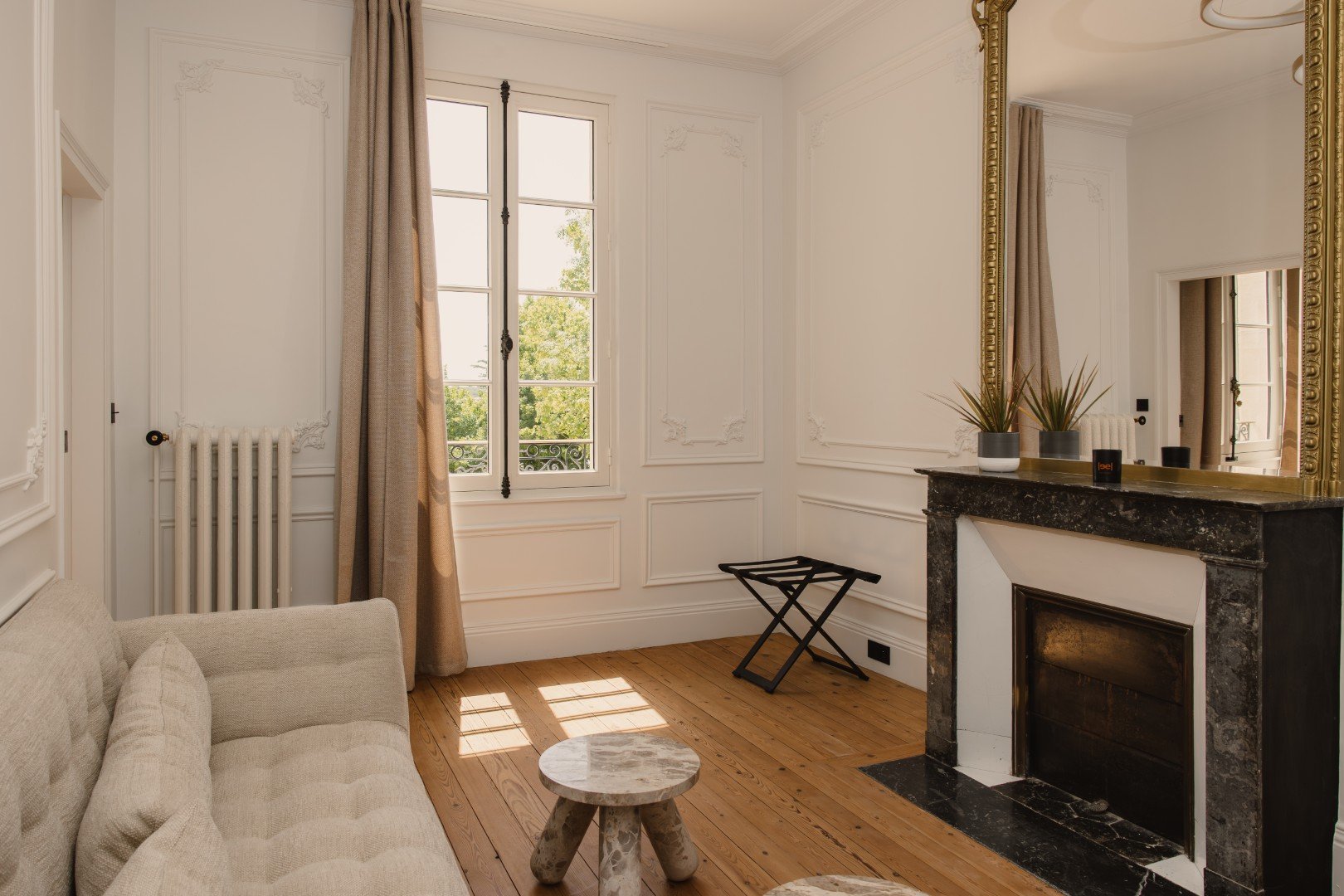 luxury villa vexin lounge area