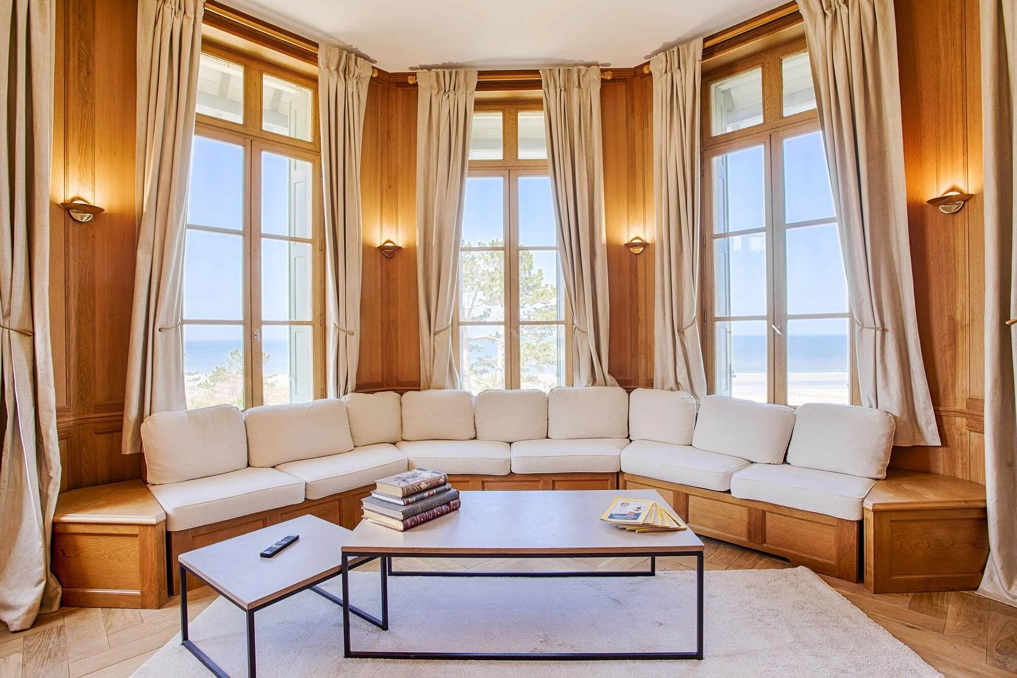 luxury villa in normandy lounge area