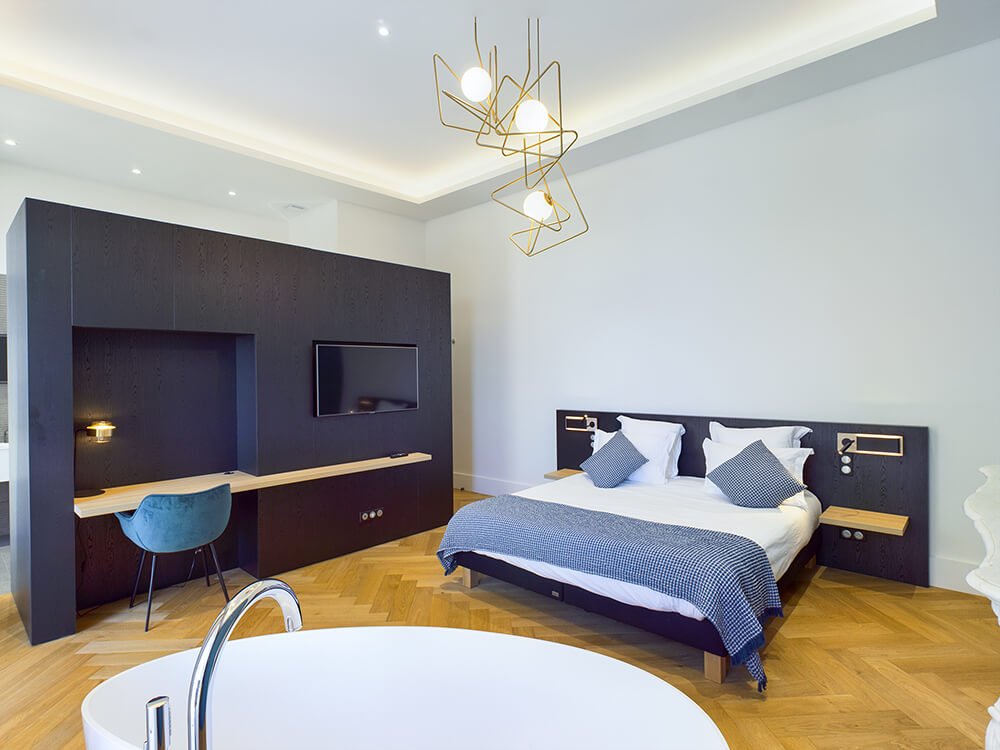 luxury villa south of france bedroom