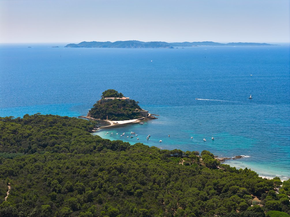 luxury villa in South of France in Bormes les Mimosas overlooking the sea