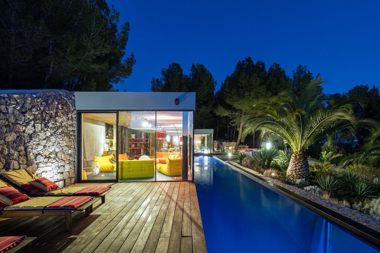 Bandol Luxury Villa swimming pool night