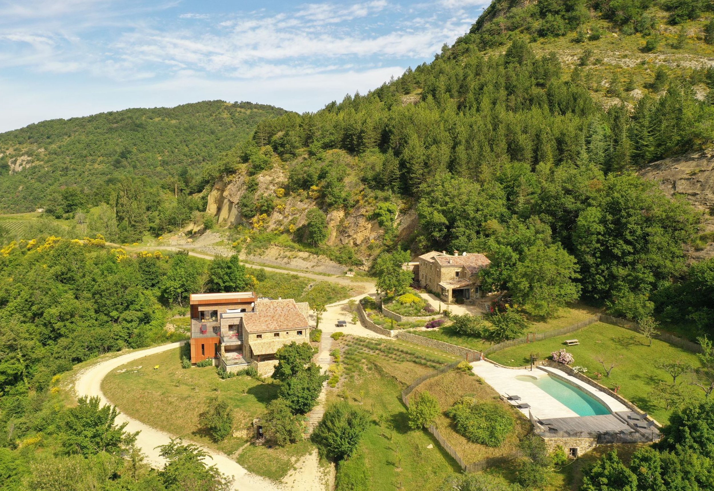 Drôme Provençale luxury villa view outside