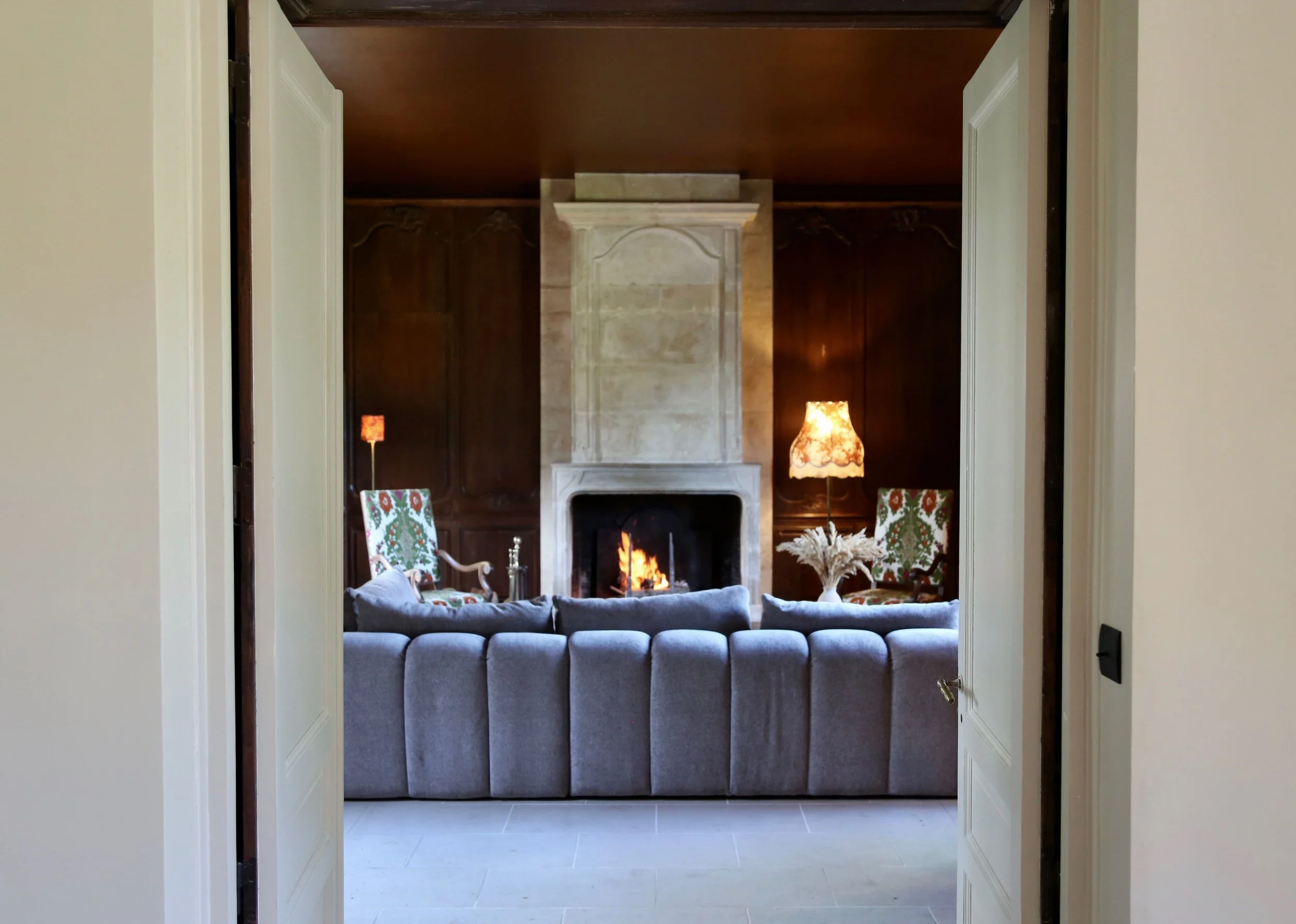 Luxury villa near paris Rambouillet sofa fireplace