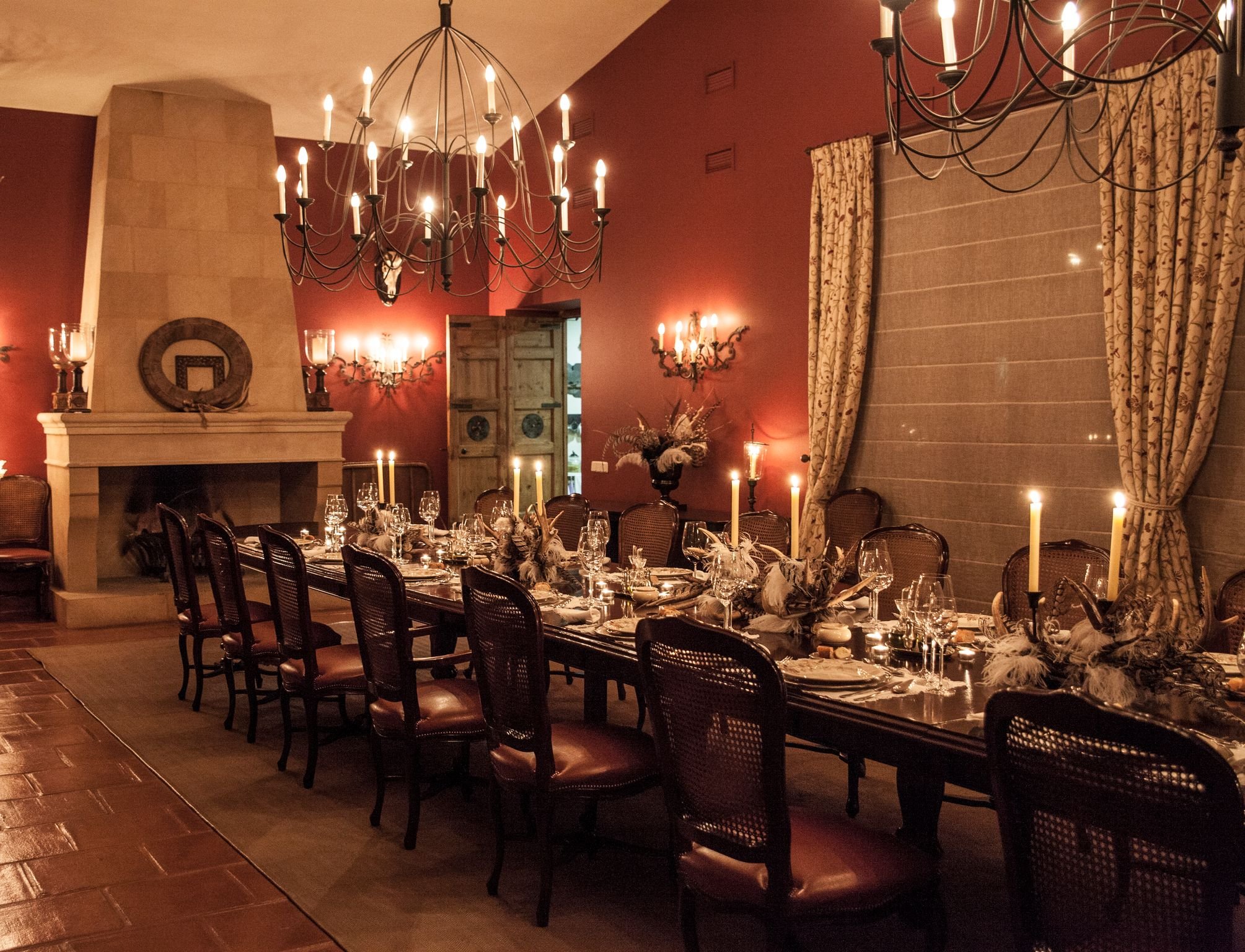 luxury villa Castille dining room