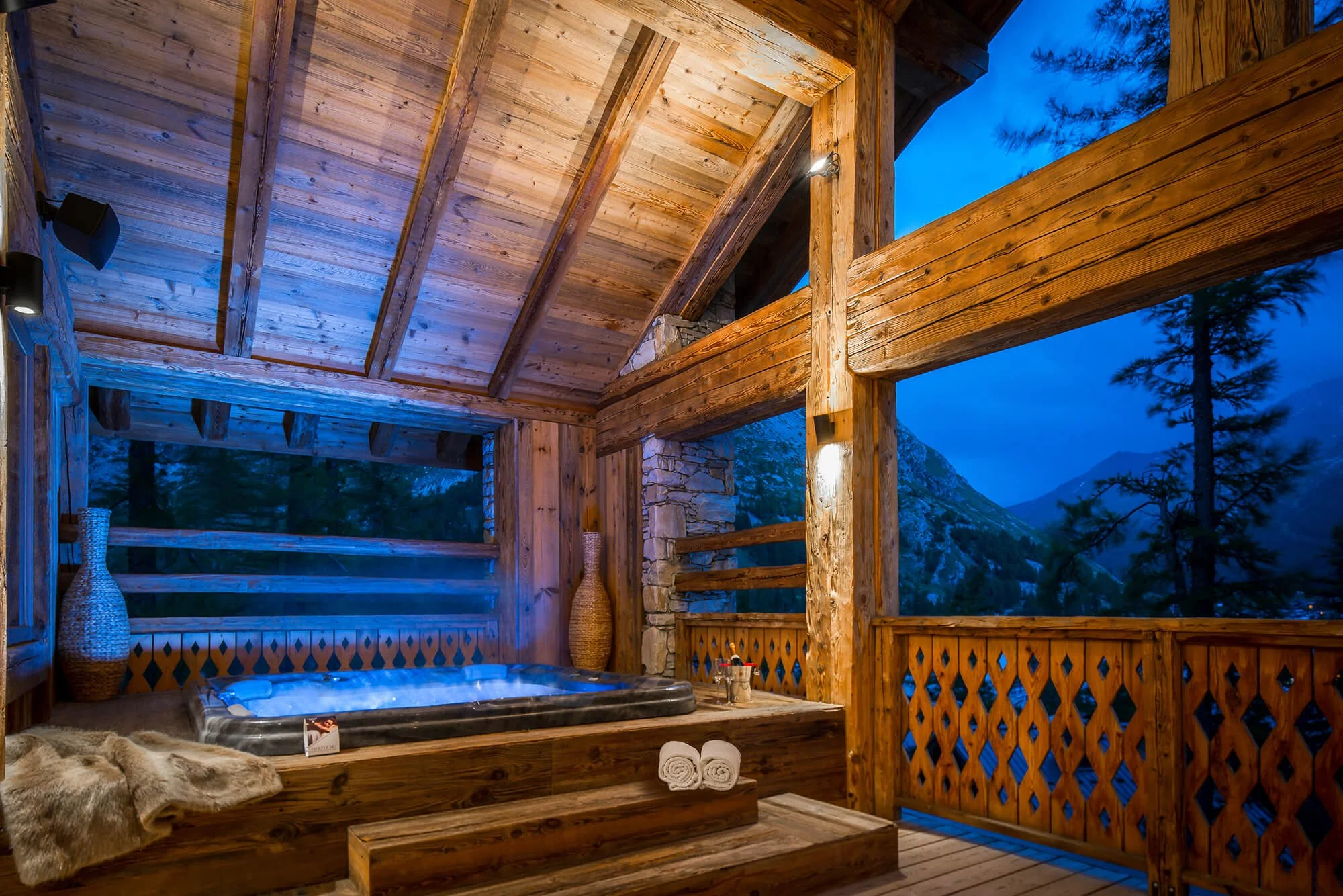luxury chalet in Val d'Isère outdoor jacuzzi