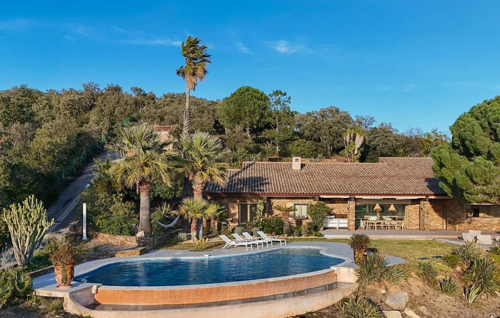 luxury villa with infinity pool Bormes les mimosas