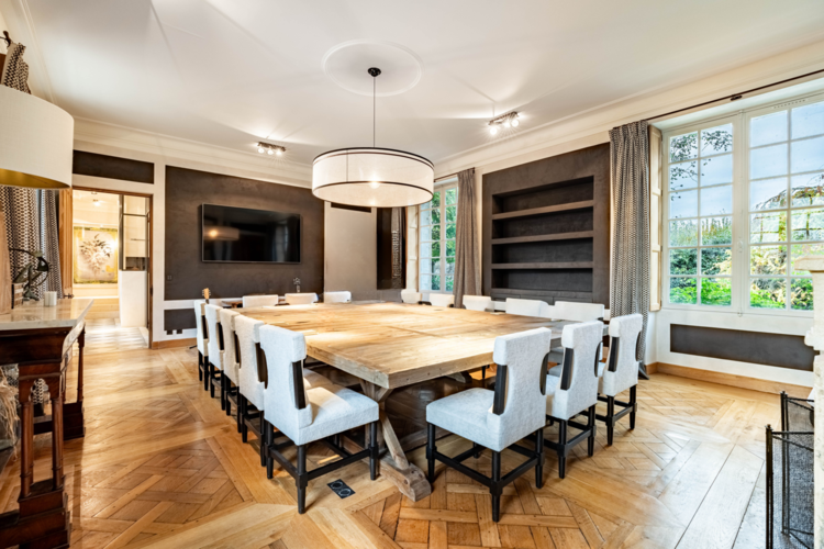 Luxury villa for rent in Thoiry near Paris