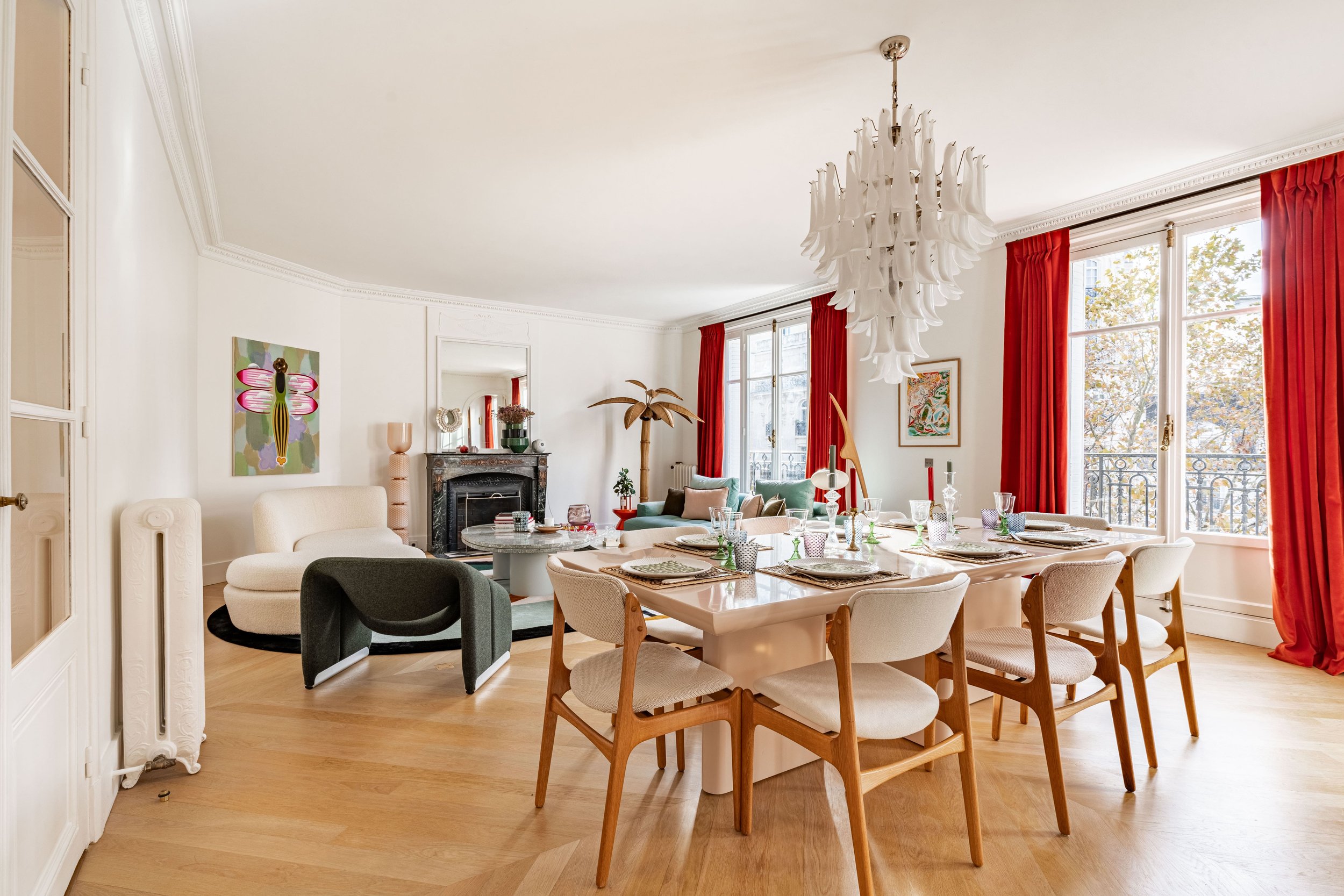 Event venue Paris dining room and lounge area