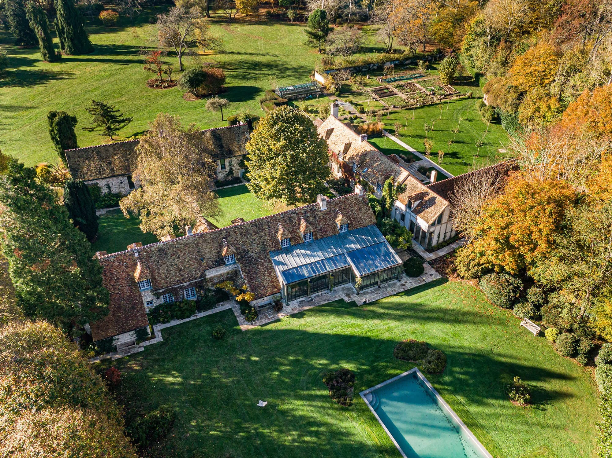 Mansion wedding venues in France luxury 