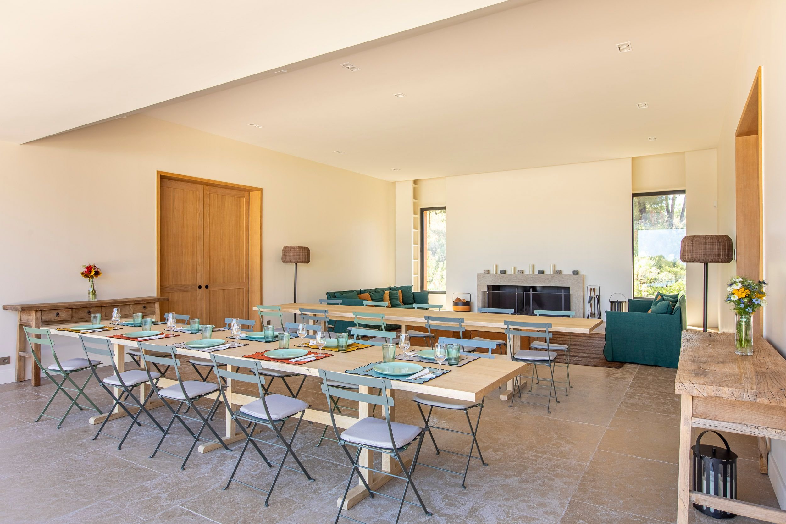 villa beauvallon dining table