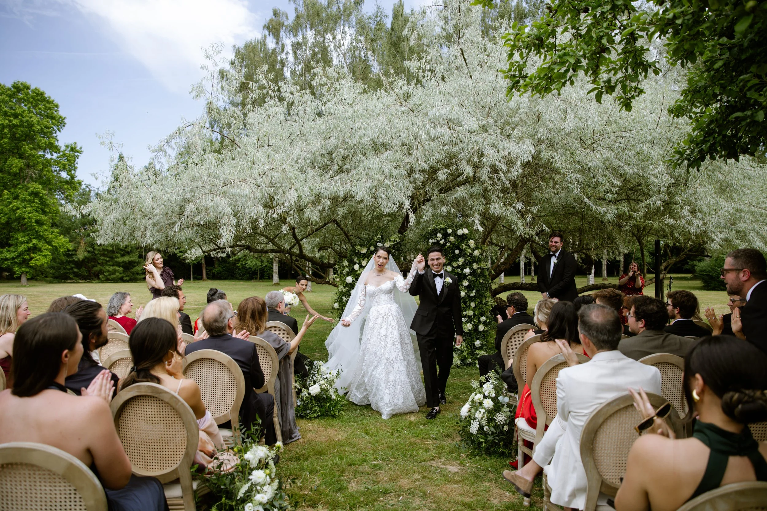 micro wedding in France ceremony in garden