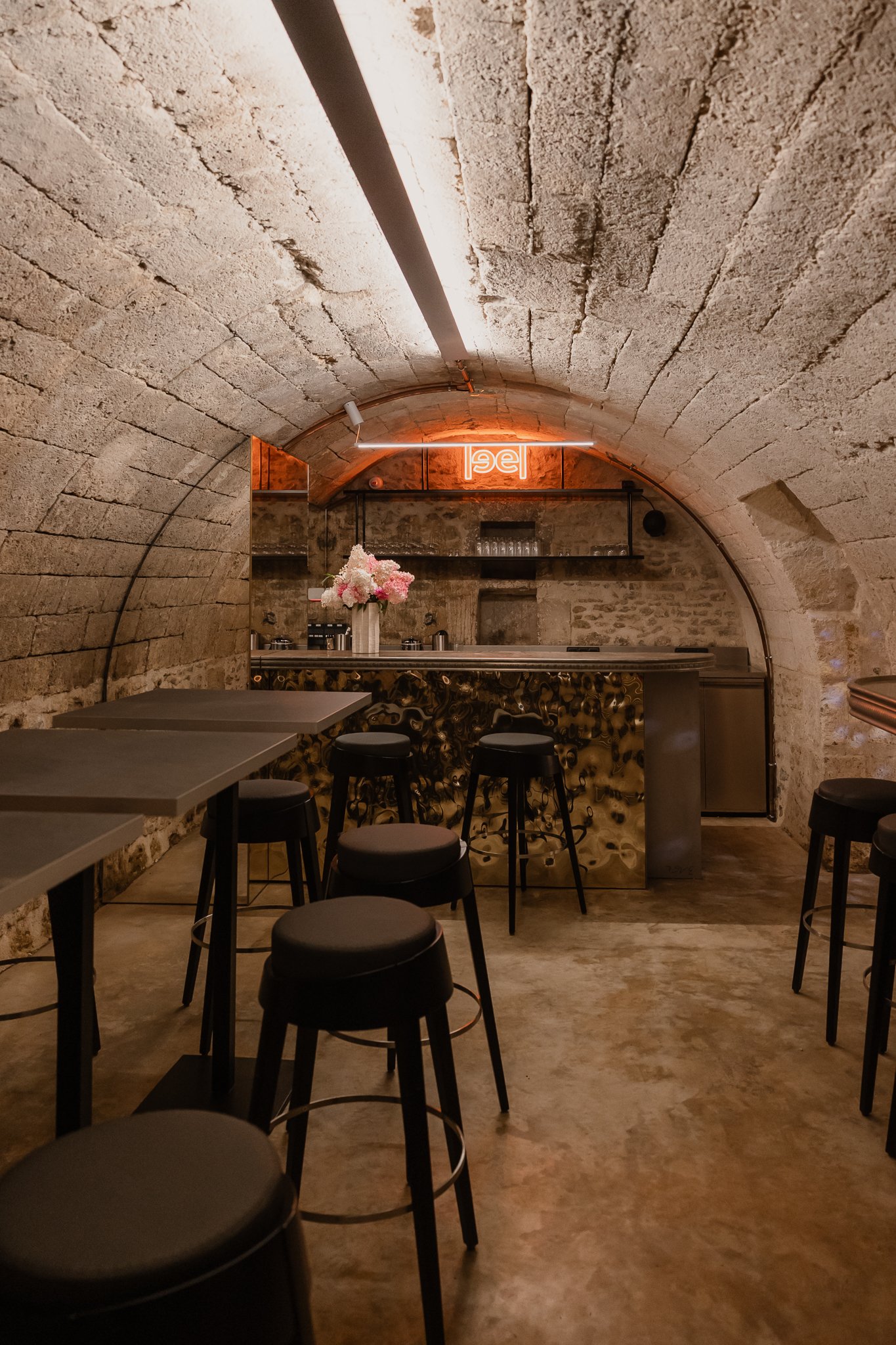 wedding vexin night bar