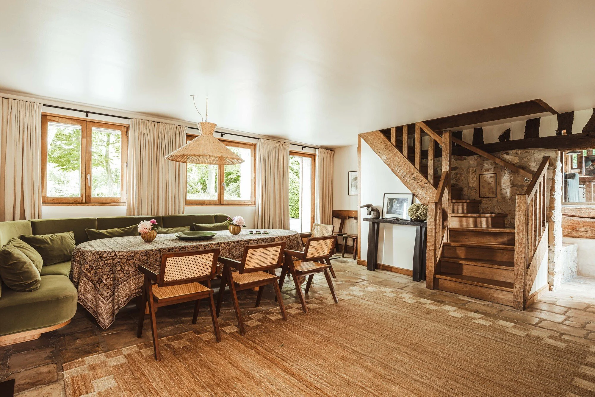 Luxury villa Bonneville dining room
