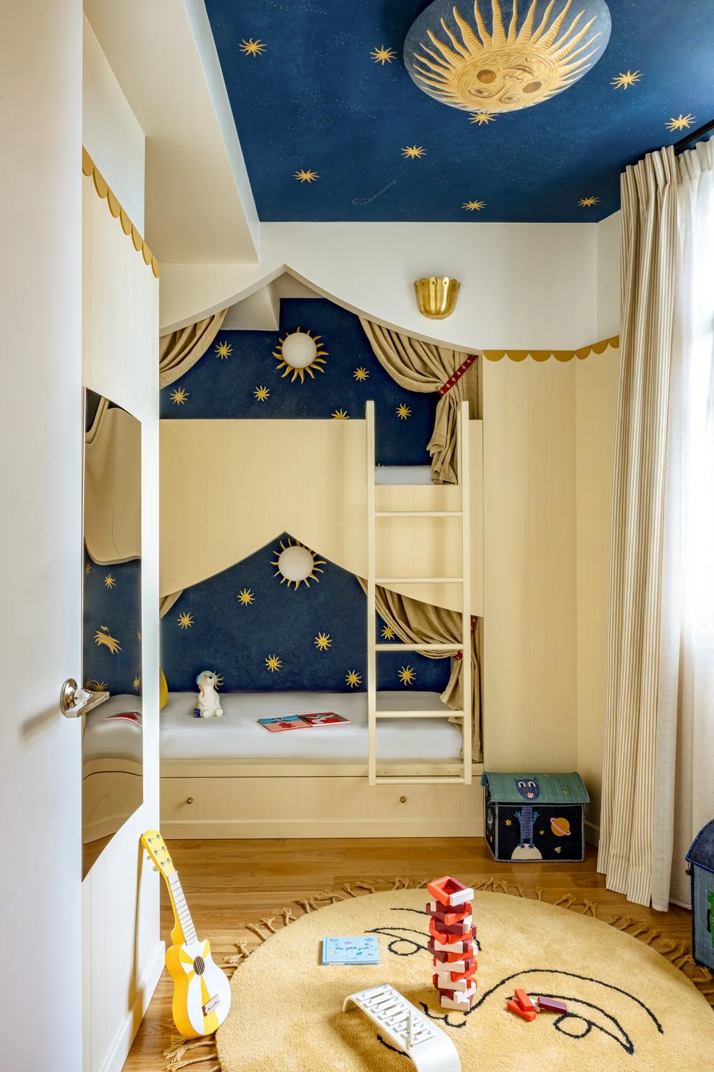 luxury home for rent in Paris Montmartre