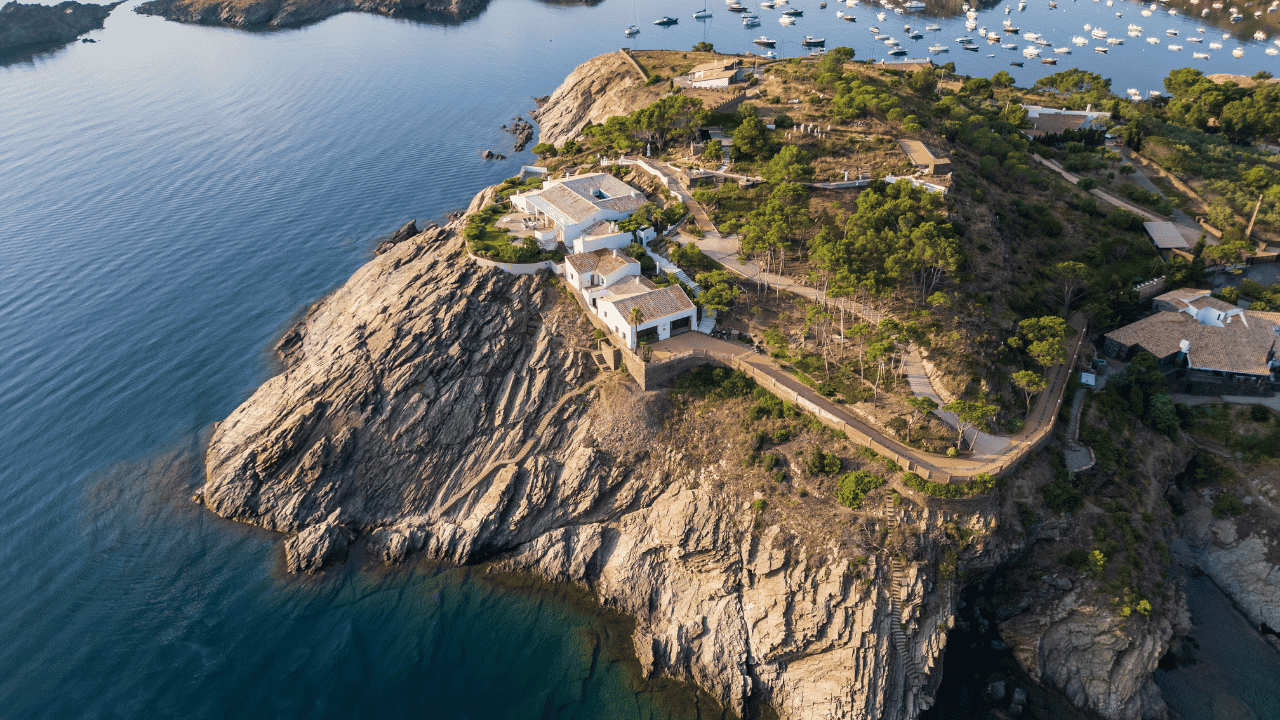 remote beach house rental​