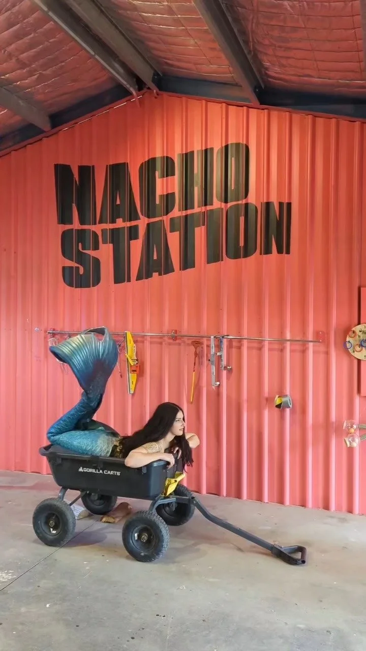 When I swam over to Nacho Station's open studio late last year!
Read the article here: https://timesnewsgroup.com.au/bendigotimes/news/bendigos-art-scene-to-open-for-all/
Video thanks to @nachostation
#mermaid #bendigo #bendigoart