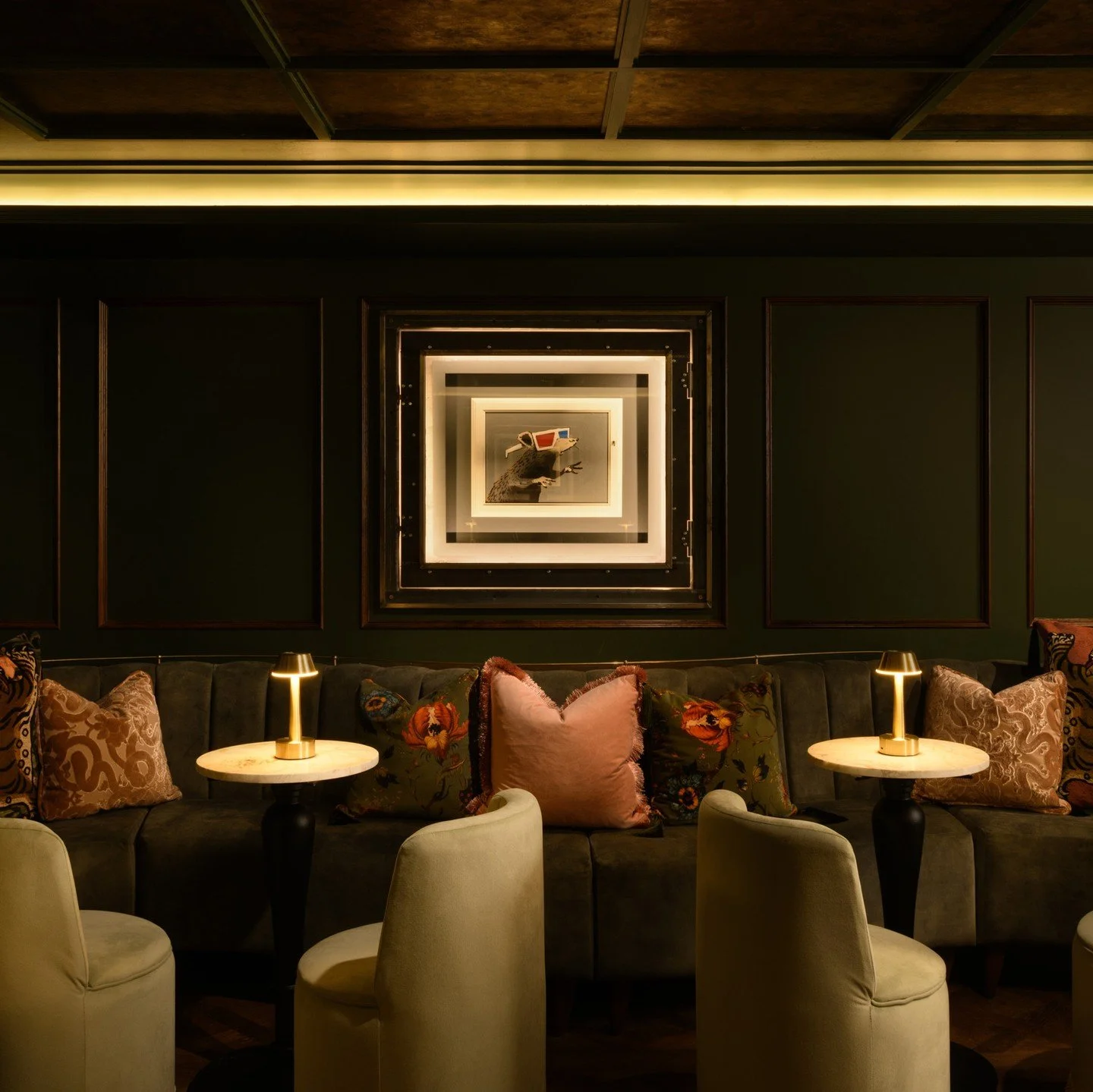 Did you know our walls hold more than just shelves of whisky? They are also home to an original @banksy! Come see it for yourself&hellip; preferably with a drink in hand.