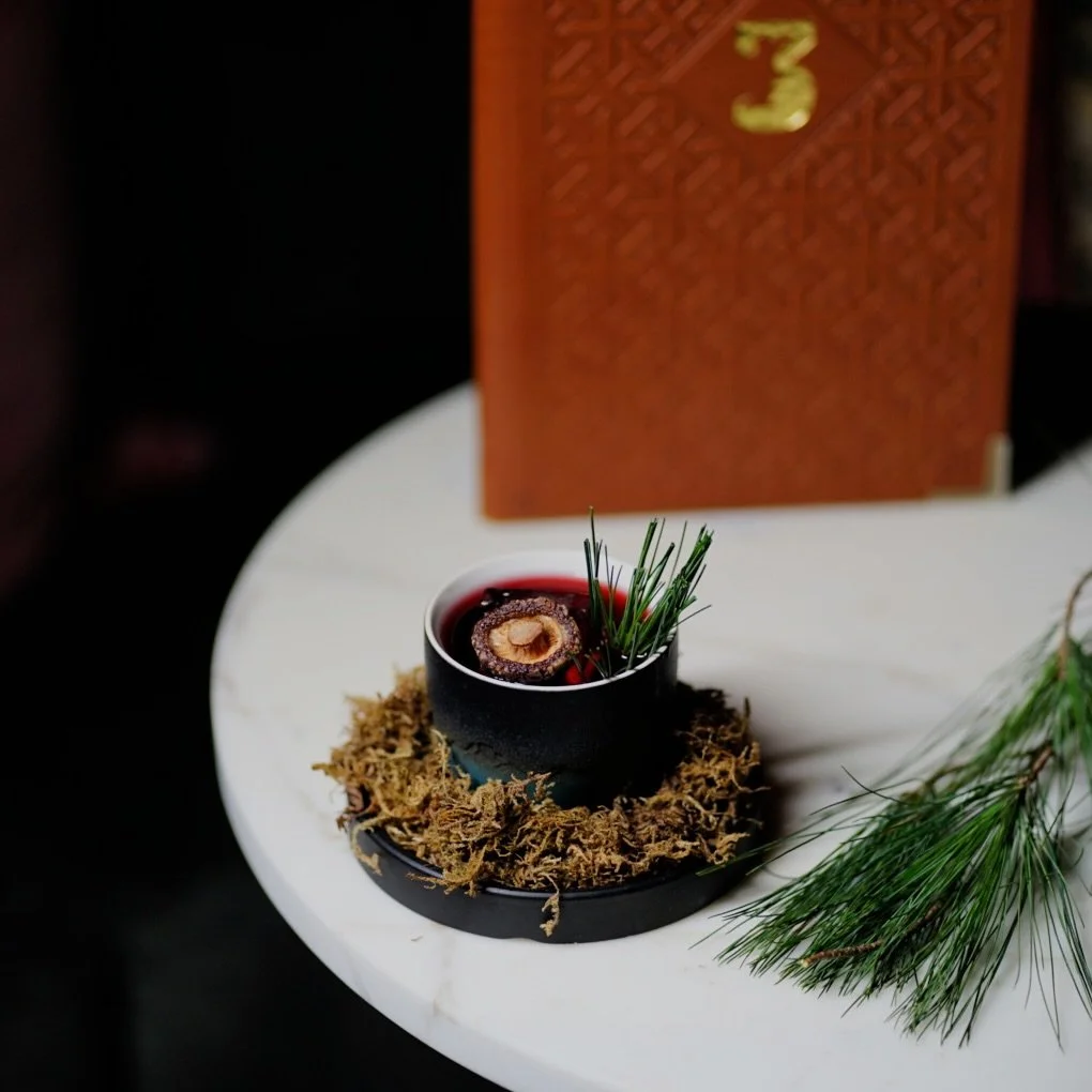 Next up for our Christmas cocktails: Forest Party 🍄🌲

Uhuru Whisky, Elderberry, Douglas Fir Cordial, Candy Cap Mushroom Bitters