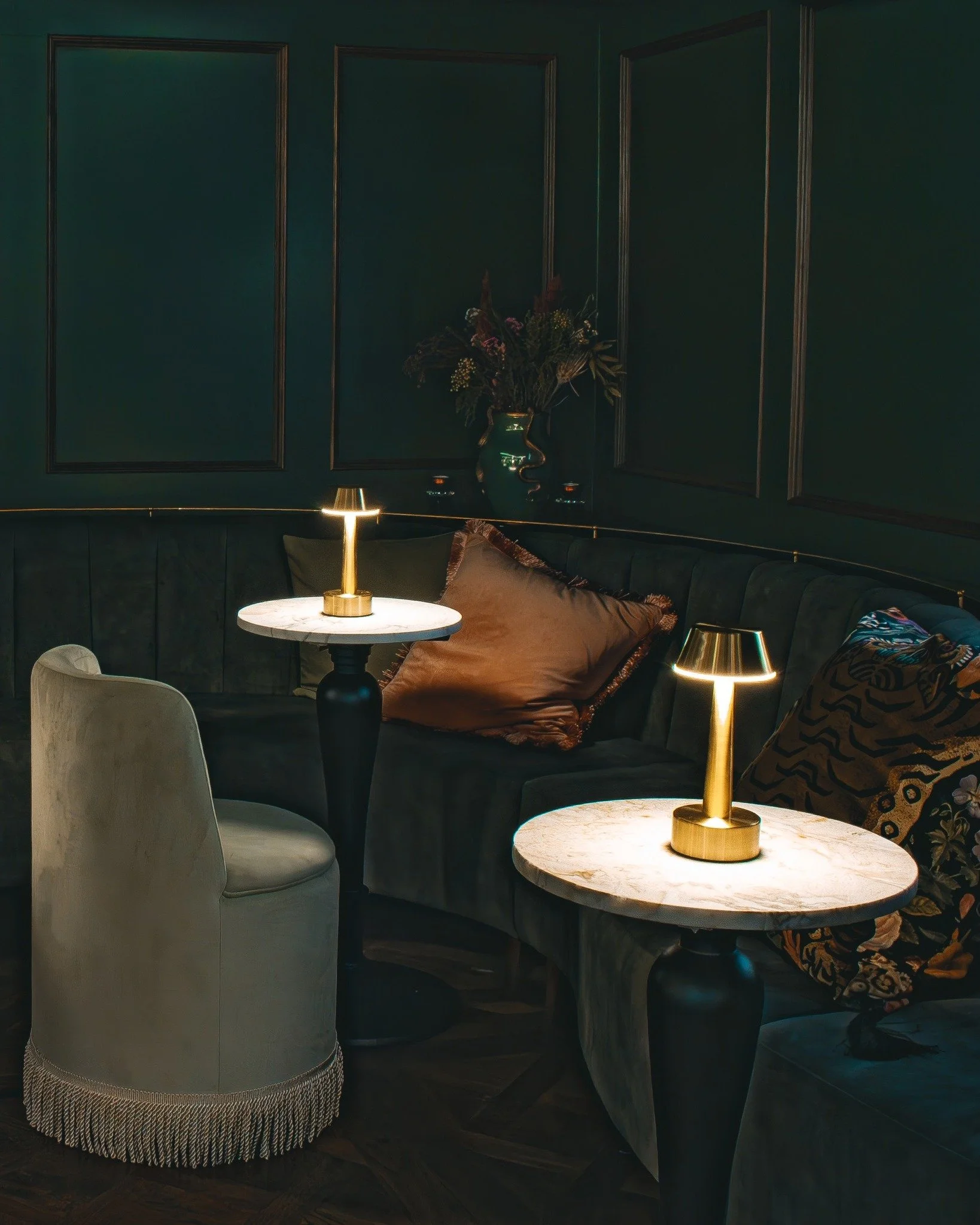 Who are you treating to a few drinks at The Burrow this weekend?👀

Open all weekend! Pop in and say hello and try out some of our bespoke cocktails or Whiskys!

Thursday: 16:00-23:00
Friday: 16:00-00:00
Saturday : 16:00-00.00
Sunday 15:00-22:00

🐭?