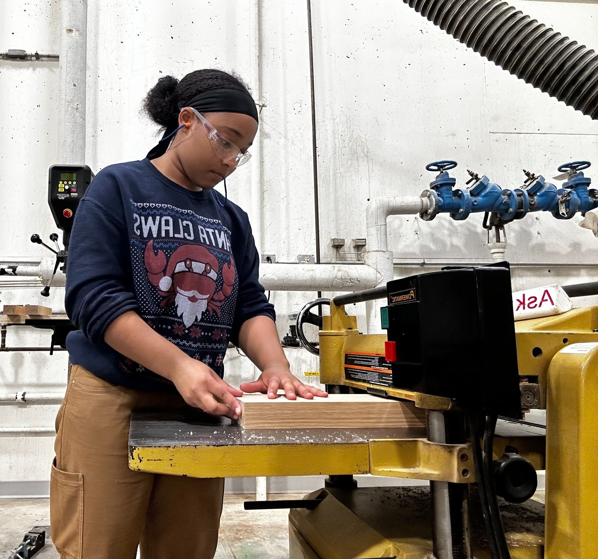Milling wood to square up faces and sides