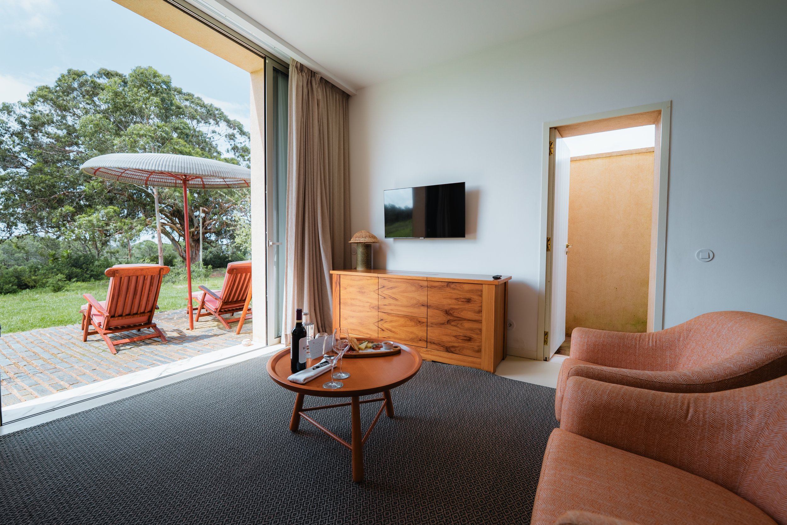 Finn Hanley - Praia Do Canal-2.jpg