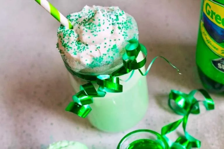 Make a Stine with a Green River Float