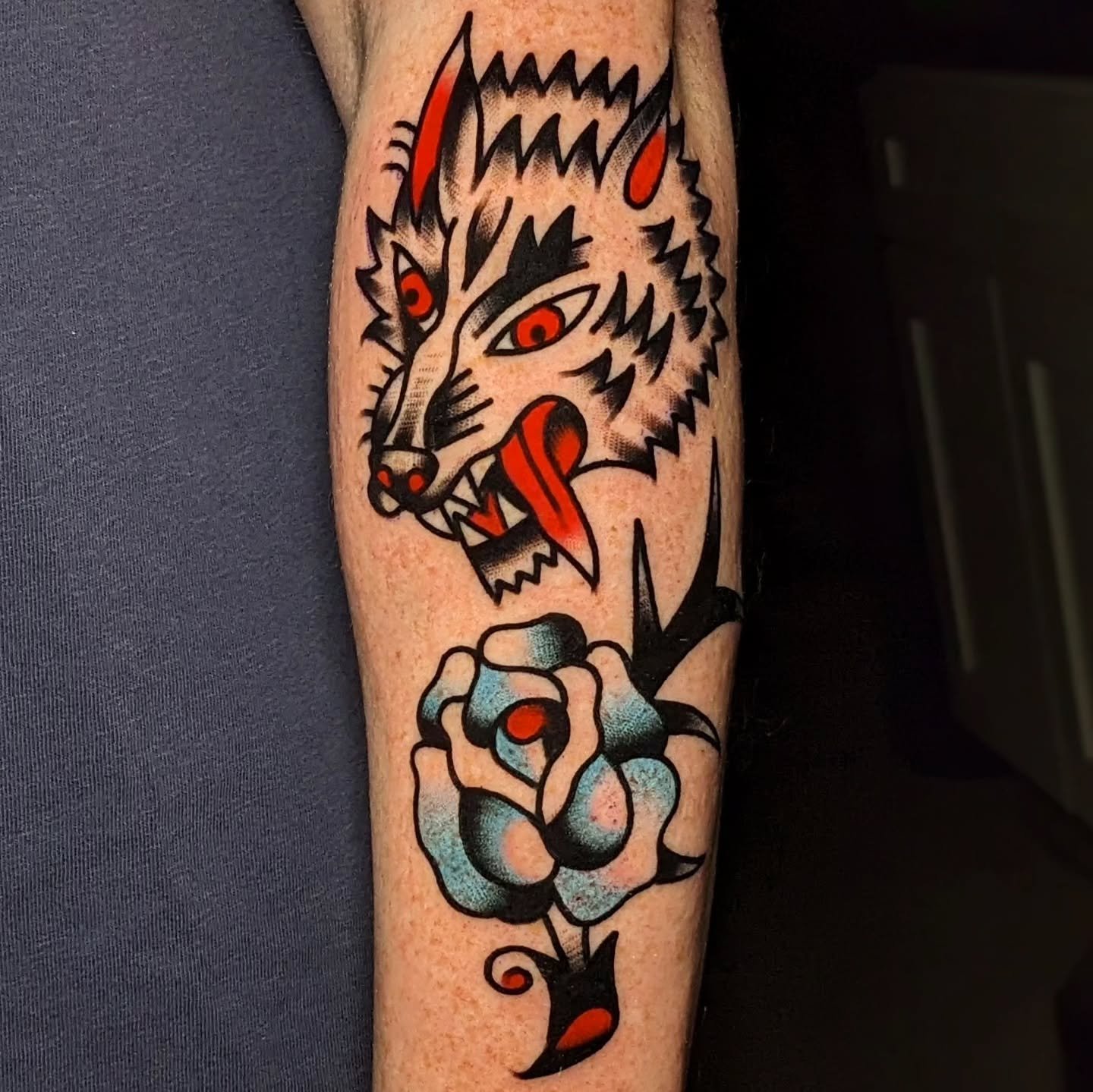 🐺🌞 STACKS ON STACKS ON STACKS 👼🌹 its a Soulja Boy deep cut, if you even care 😏😂 i always love doing this tribal-ish thorny rose from my book, and it was a nice fit under the wolf head 🧩💪 thanks for picking two cool ones, Jereme! 🙂&zwj;↕️

1,