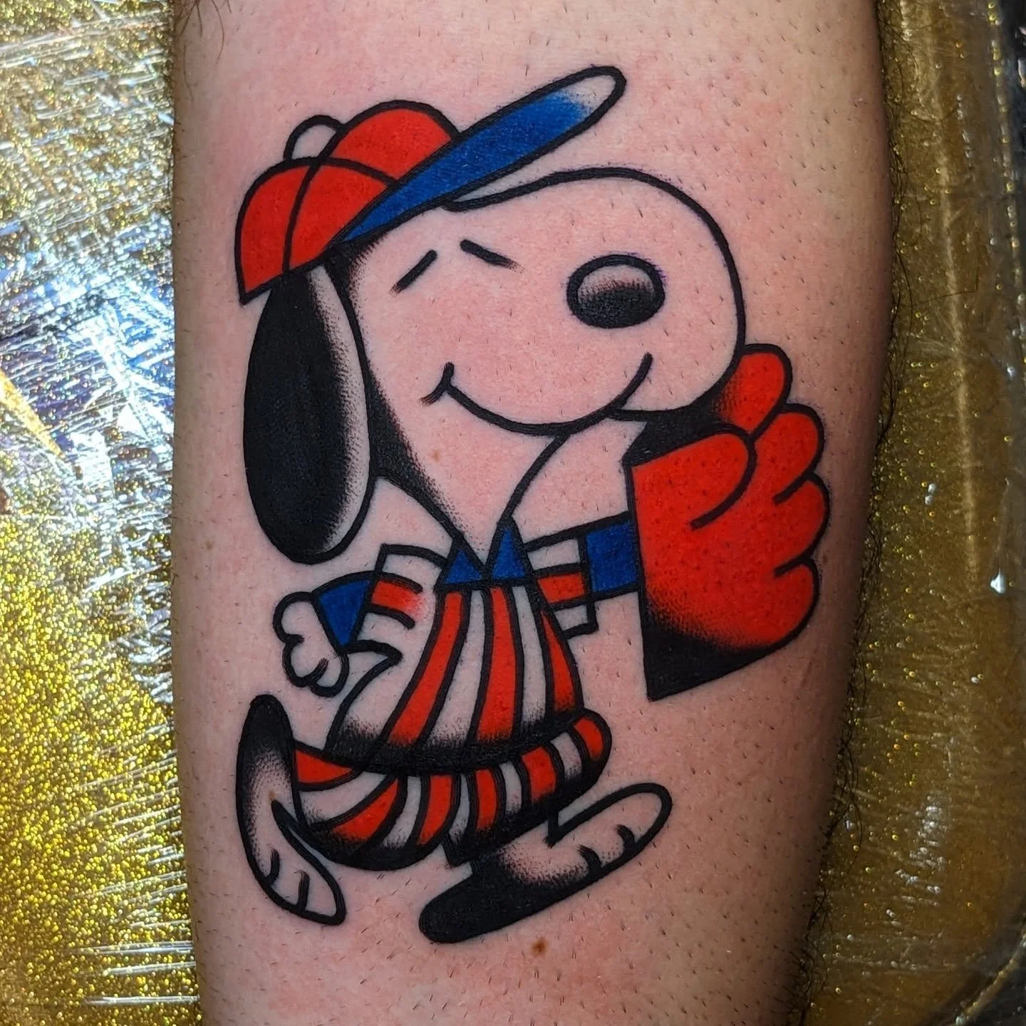 🫴🌞 CATCH THE BALL 👼⚾ i sure am excited and nervous for the playoff road ahead 🥳🫡 tattooed this one @roccitytattooexpo on Drew ⚾ RING THE BELL &amp; LET'S GO @phillies ‼️

1,000s of designs ready to go ⏰
tattooing at @heartofgoldtattooclub 💛
PHI