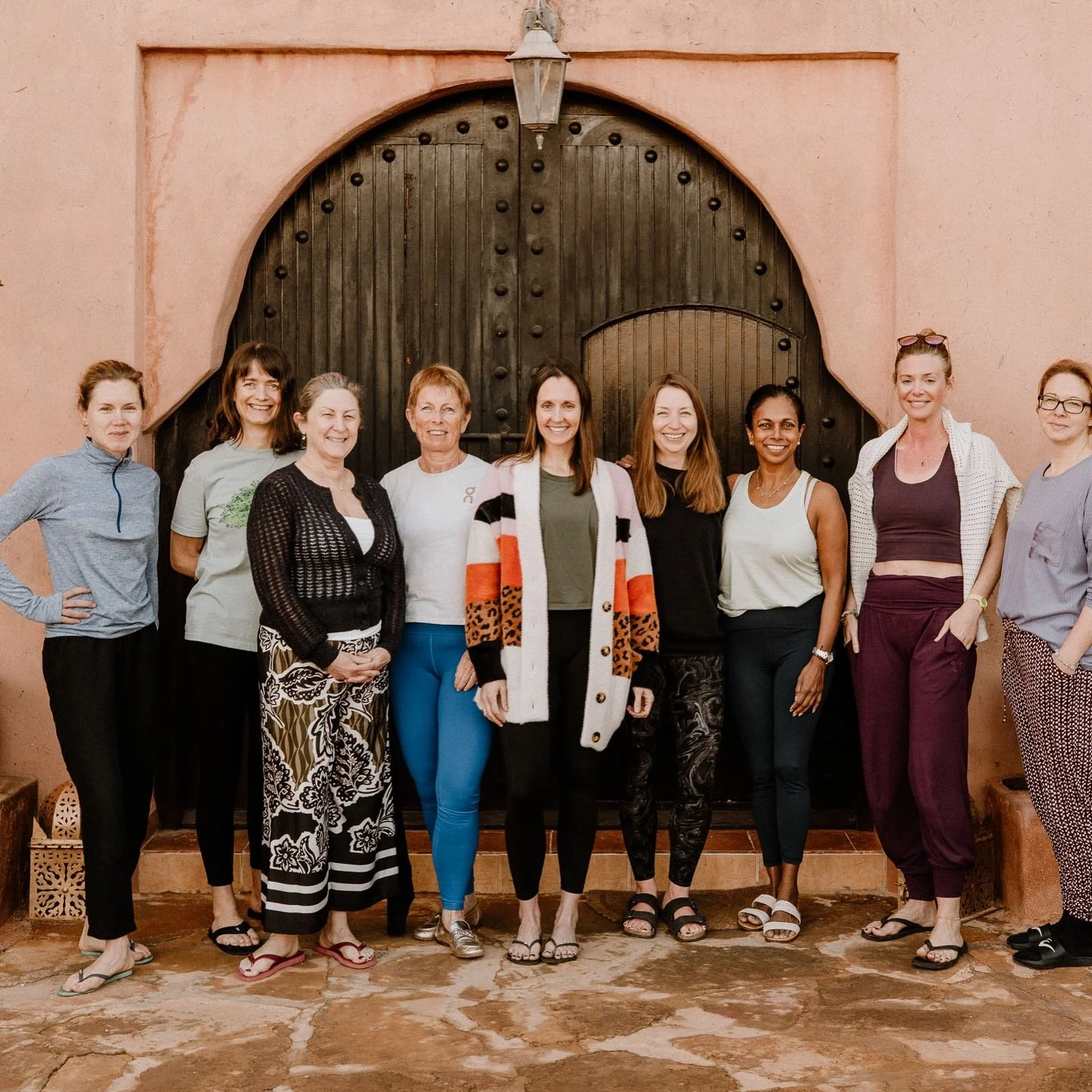 Tbt two months ago on HOLD&rsquo;s seven night winter sun retreat @atlaskasbah ☀️ 🧘🏻&zwj;♀️ 🌴 🇲🇦 

Who wants to join next year? Drop a 💜 below&hellip;

&hellip; because planning for 2027 is underway. Make sure you&rsquo;re on HOLD&rsquo;s maili