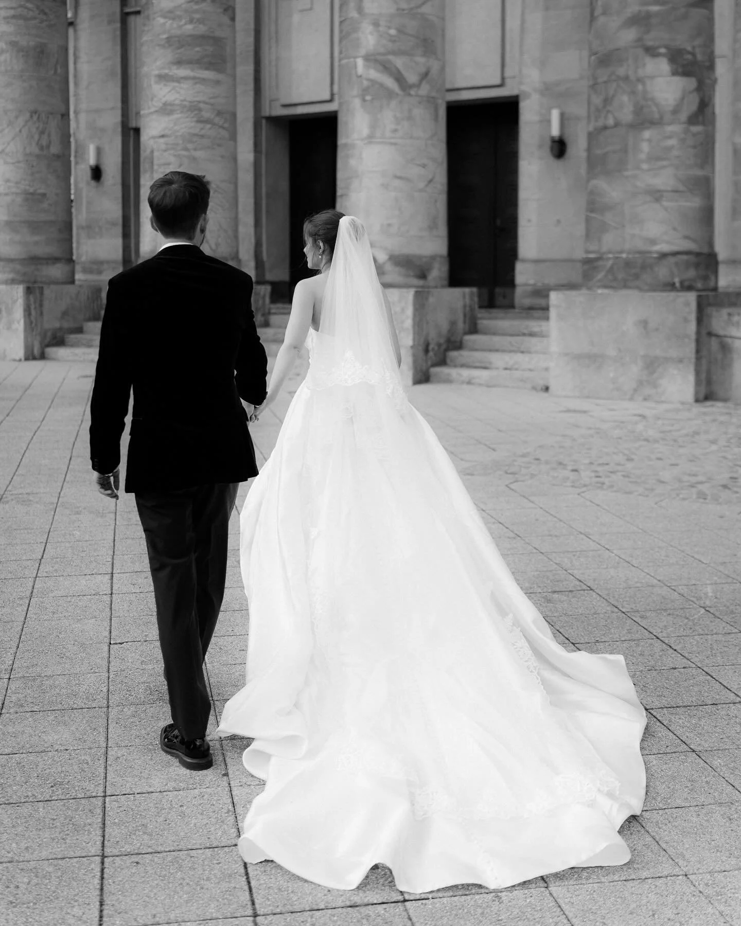 A forever kind of thing 🤍

#wedding#weddingphotography#detmold #bielefeld#blackandwhite#fallweddings #coupleposes#weddinginspiration