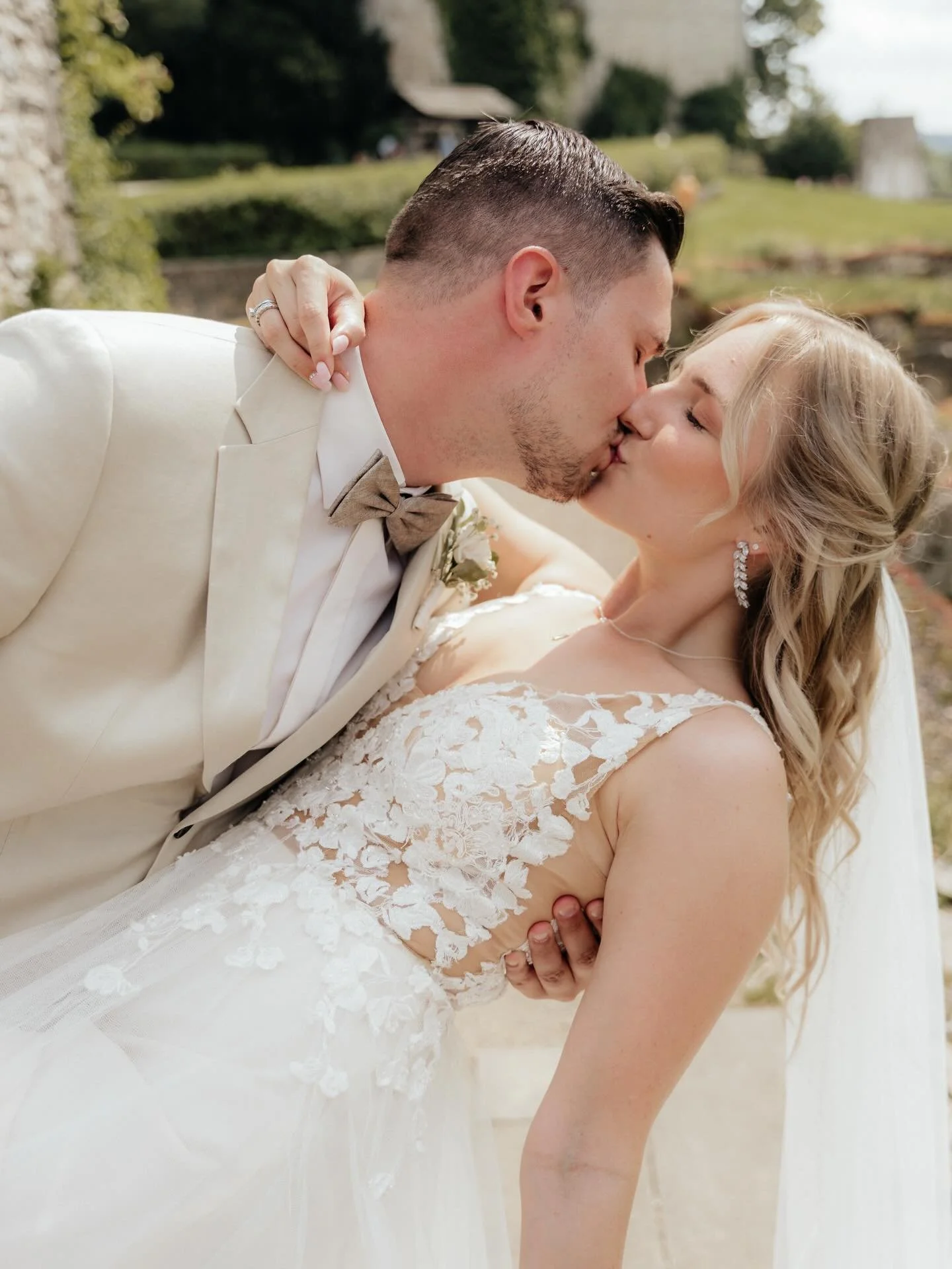 reminiscing ✨

#weddinginspo #weddingphotographer #sparrenburgbielefeld #bielefeld #weddingday