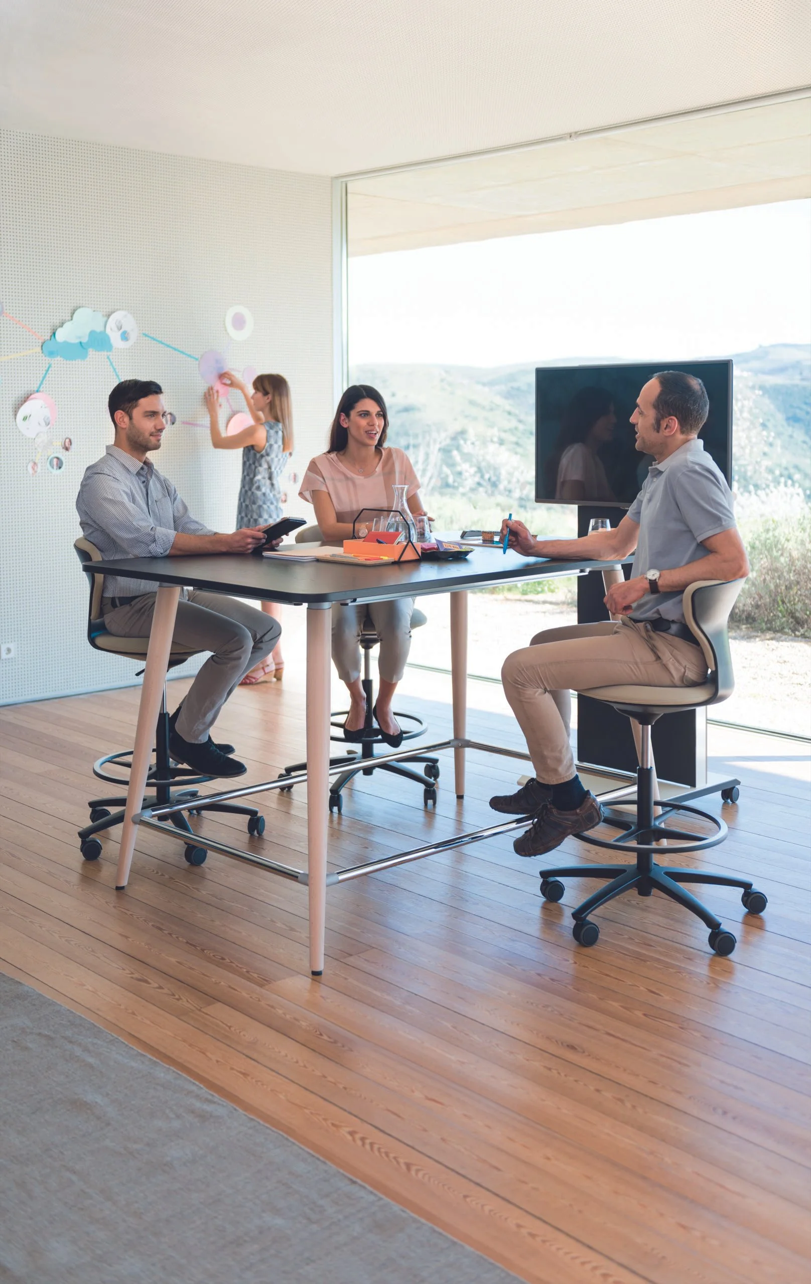 mm_high_Milieu_Teamwork_2_Hi-Res TIF_11535.jpg