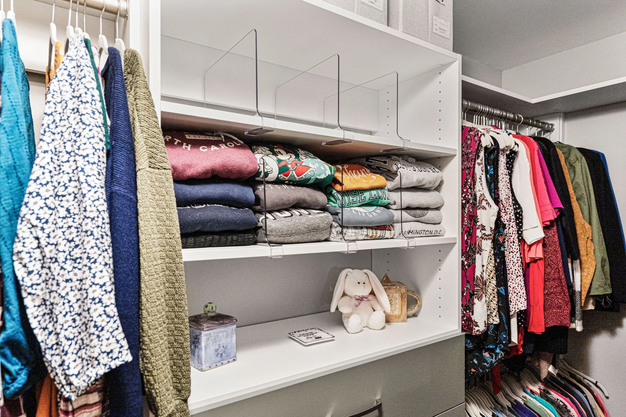 Acrylic shelf dividers