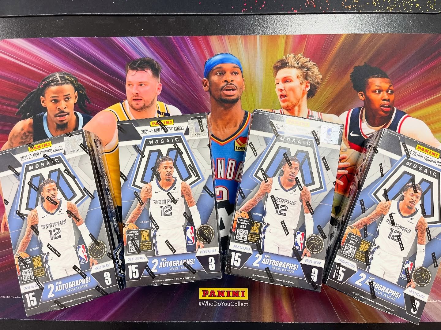 🚨 NEW RELEASE ALERT 🚨
2024-25 @paniniamerica Mosaic Basketball Hobby just dropped! 🔥 This box is stacked with 🔥:
🏀 2 Autographs per box
🌈 18+ Prizms
🖼️ Super short print Color Blasts & Stained Glass
👕 Rookie Jersey Autos
Chase top rooki