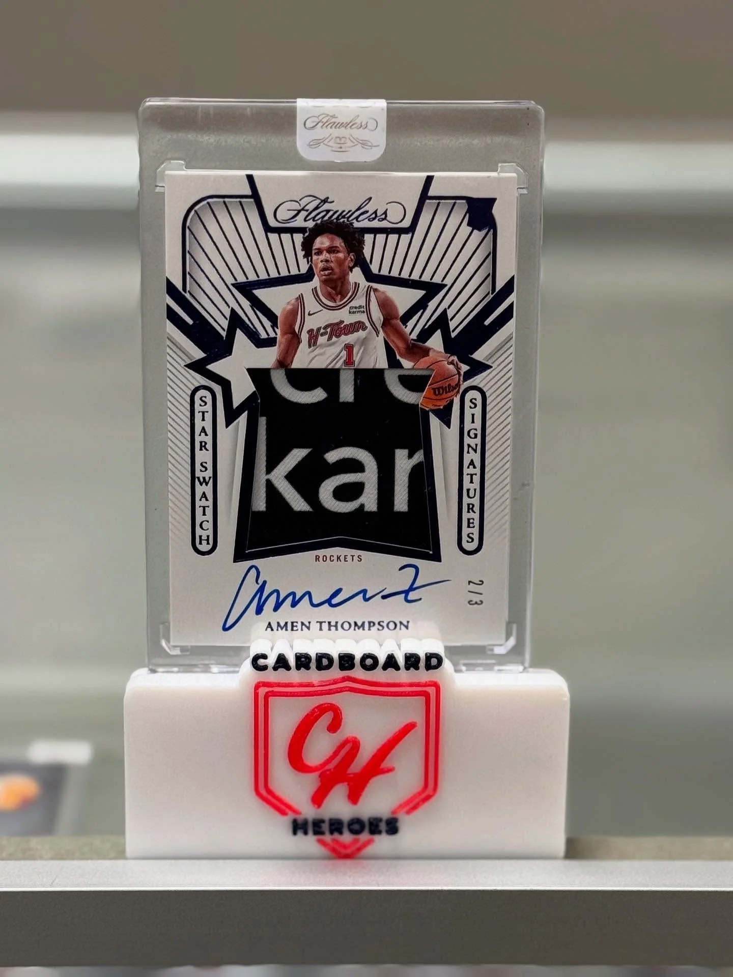 Earlier this summer, our customer pulled this amazing @amen.thompson @paniniamerica Flawless Star Swatch RPA from the shop.
It is currently at @goldinco and with a week left, it is just less than $22,000.
What do you think it ends at?! Comment be
