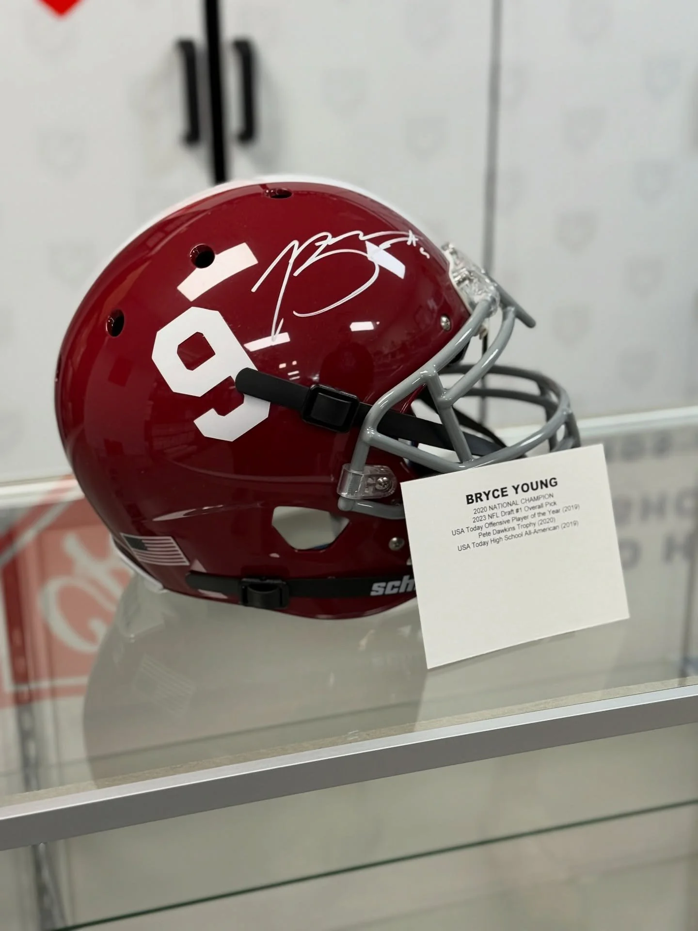A nice @tristar1 pull! 🔥
An authentic helmet signed by Bryce Young &mdash; the #1 overall pick in the 2023 NFL Draft! 🏈
Our customer was beyond thrilled with this one.

#BryceYoung #NFLDraft #TriStar #CardboardHeroes #AutographedHelmet #SportsColle