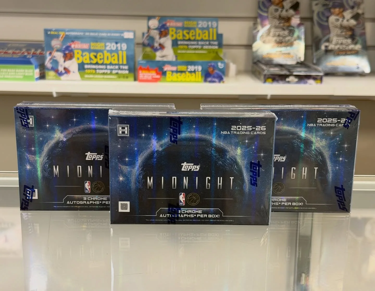 🏀🌙 NOW IN STOCK! 🌙🏀
The new 2025 licensed @topps Midnight Basketball is here at the shop!

✨ Each box includes THREE autographs
🌑 Chase SSP inserts like Nightshade
👕 Be on the lookout for rookie jersey autographs

Dark, premium, and loaded with