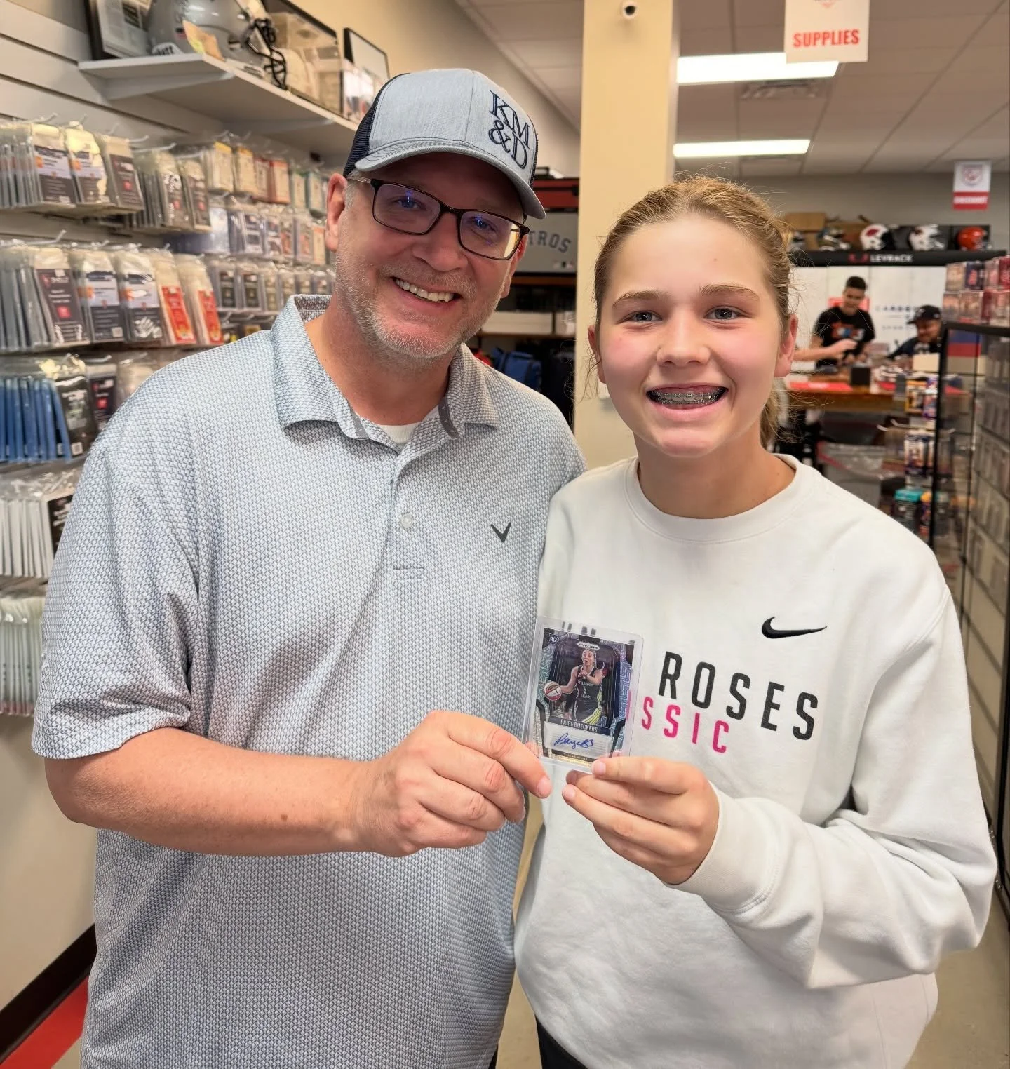 This duo does it again 🔥

Check out this awesome Paige Bueckers auto pulled from the brand new 2025 @paniniamerica Prizm WNBA 👀

Such a clean hit &mdash; Prizm WNBA continues to deliver big names and huge chase cards, especially with Bueckers comin