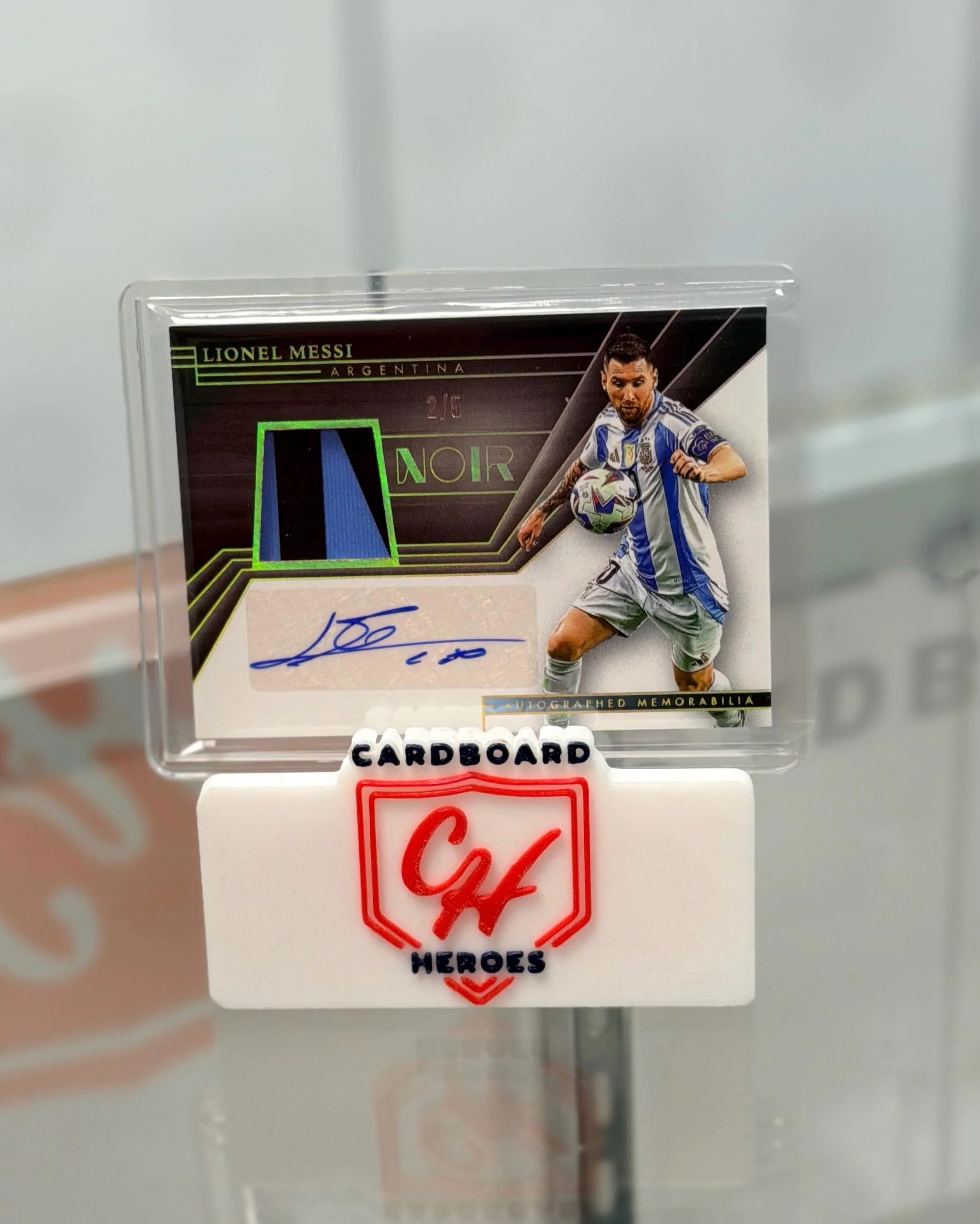 What a hit out of @paniniamerica Noir soccer!  @leomessi patch auto numbered to 5!!

Sometimes the box that has been sitting on the shelf for a while can have the bit hit!  Just never know!