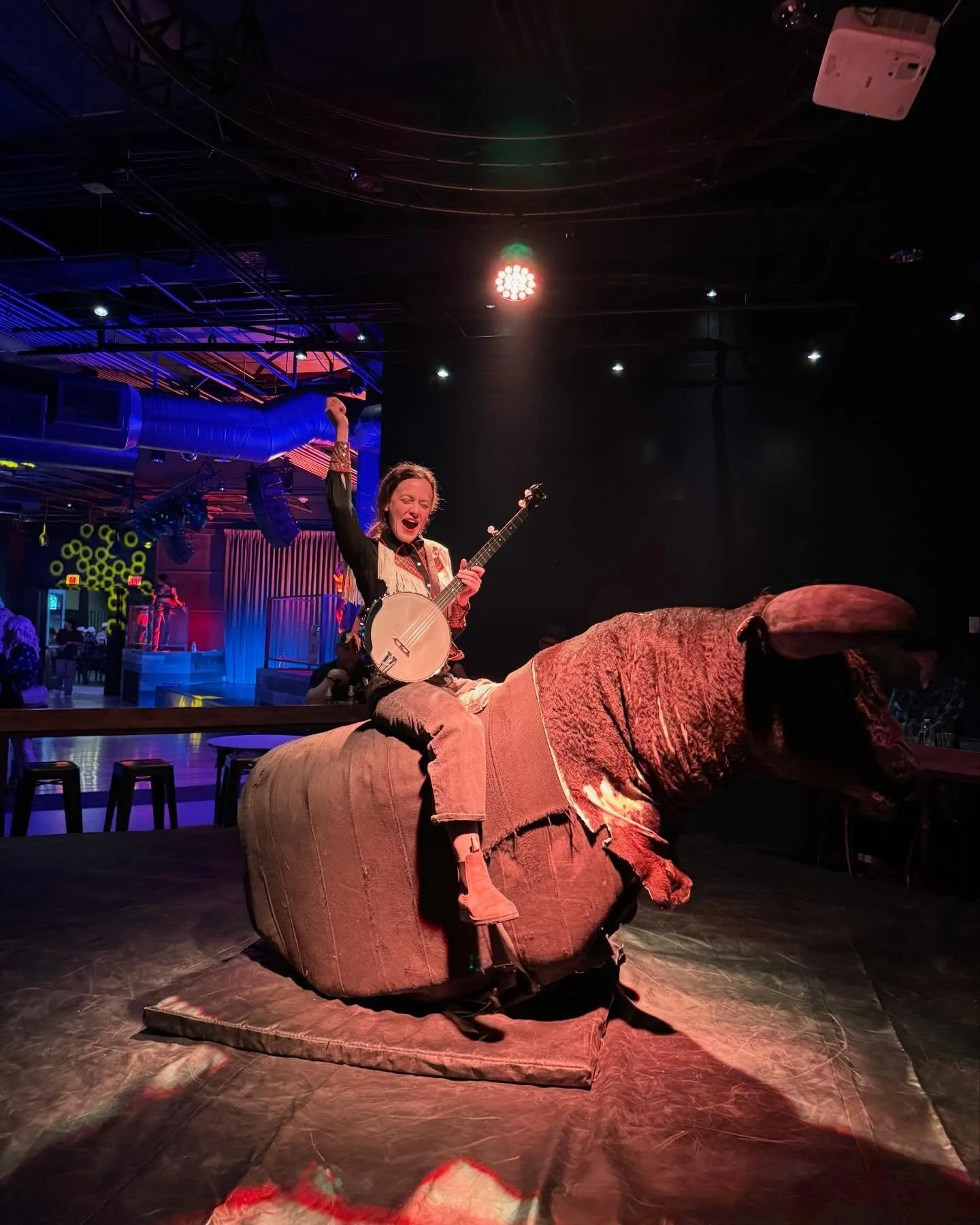 Officially crossed playing banjo on a mechanical bull of the bucket list 🎯
Vegas, Hoover Dam, &amp; Joshua Tree 🏜️🏜️🏜️