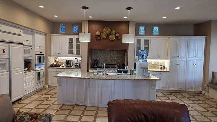Traditional Kitchen Remodel by Vintage Woodwork & Construction Inc project photo