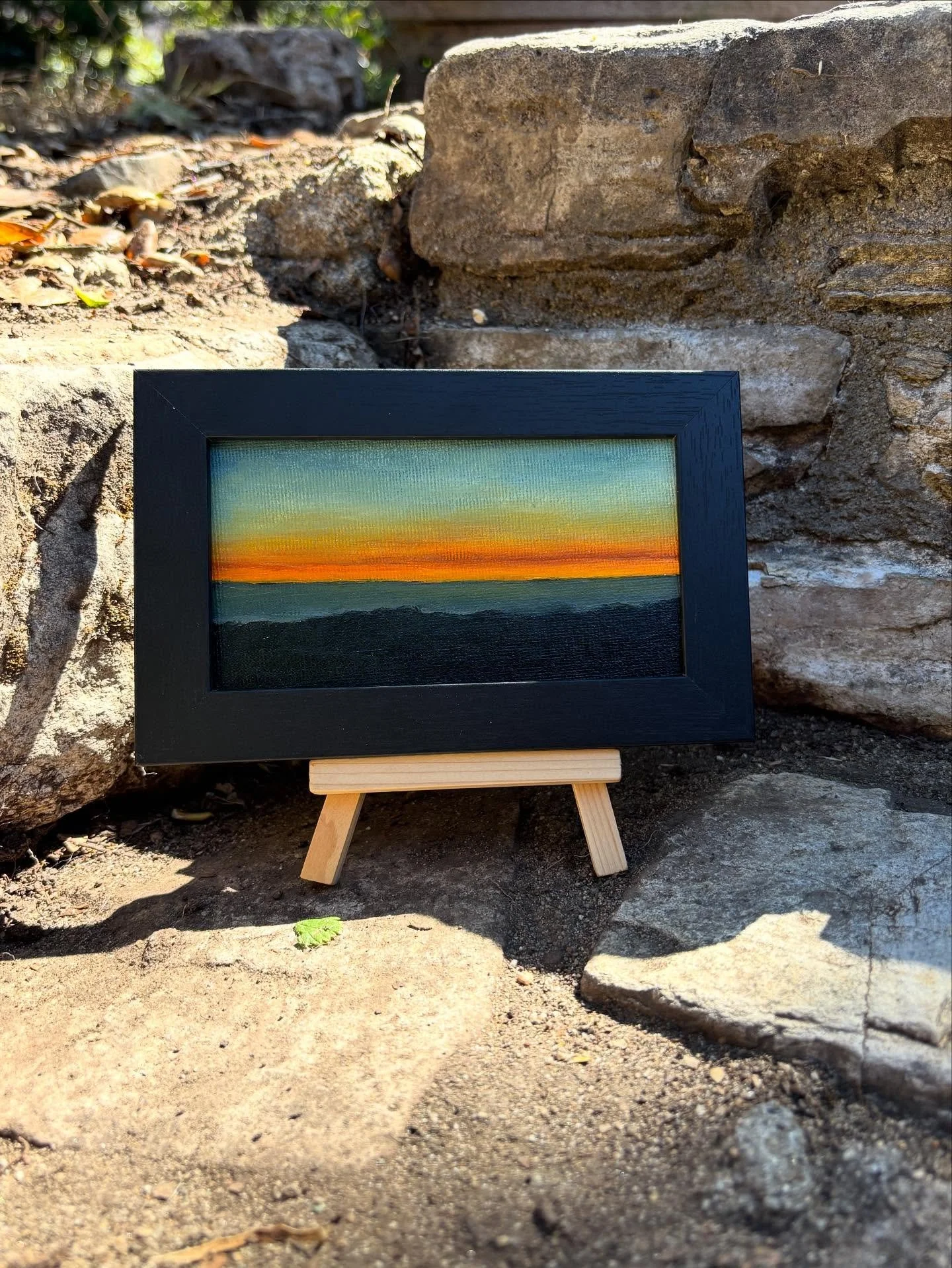 Trying to capture that orange glow off the Pacific Ocean in a miniature oil painting. 3&rdquo;x5&rdquo;. Price on request.

#oilpainting 
#pacificocean 
#miniature 
#sunset 
#glow