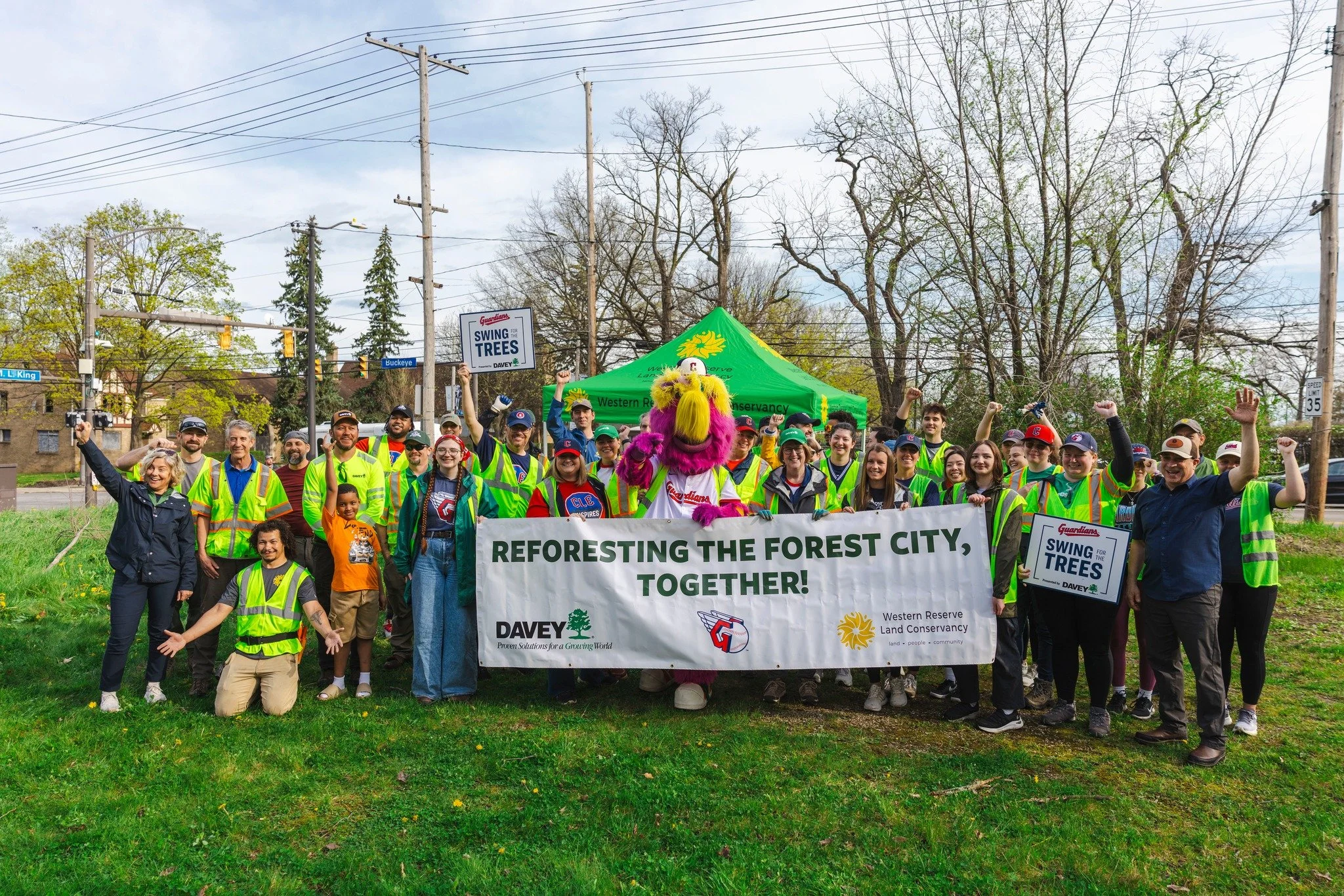 We are so thrilled that @daveytree and @cleinspires along with the @wrlconservancy have teamed up again for Swing for The Trees to plant a tree for every home run that @cleguardians hit this season. We thank all the partners that came out and for the